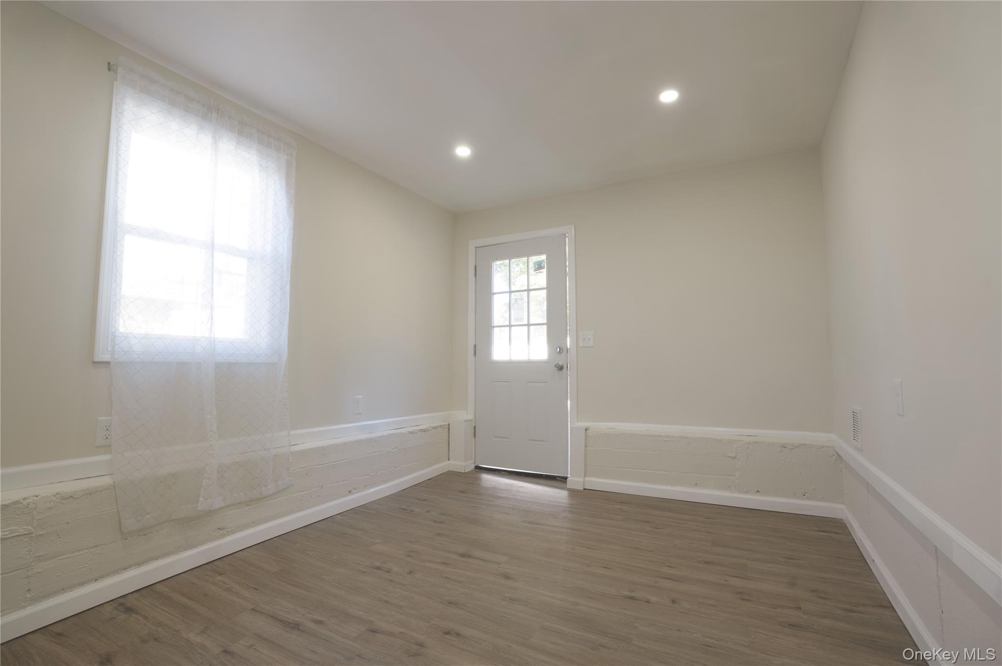 Single Family Wicks  Suffolk County, NY 11717, MLS-929247-36