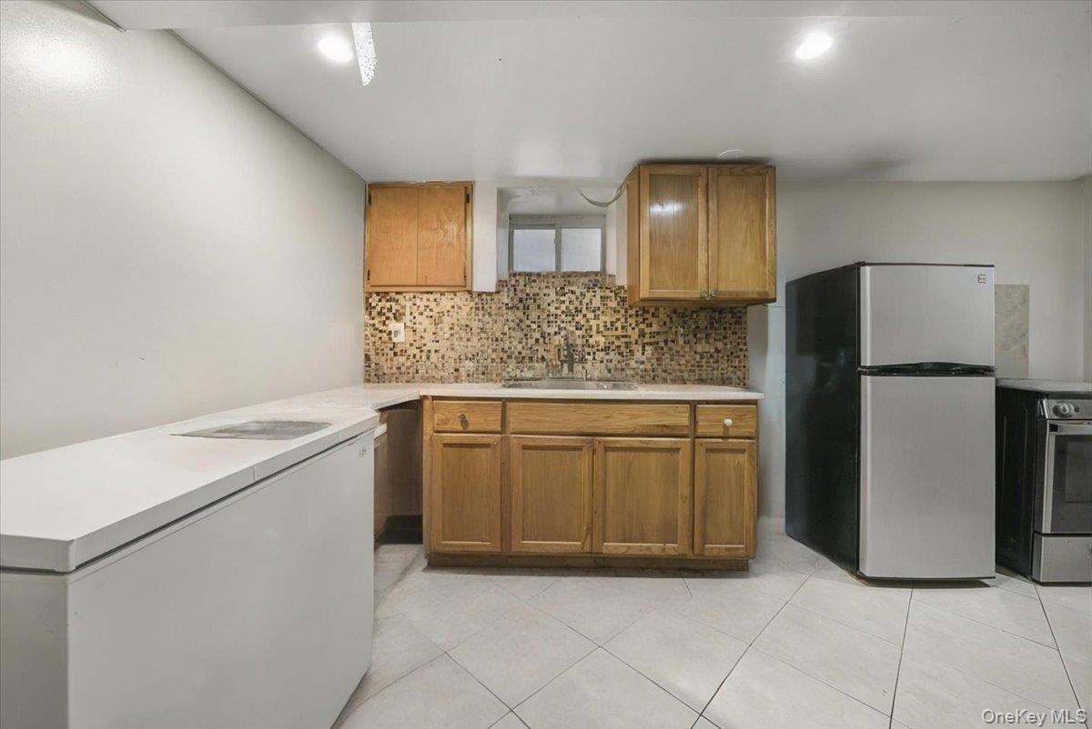 Single Family 221st  Bronx, NY 10467, MLS-929258-24