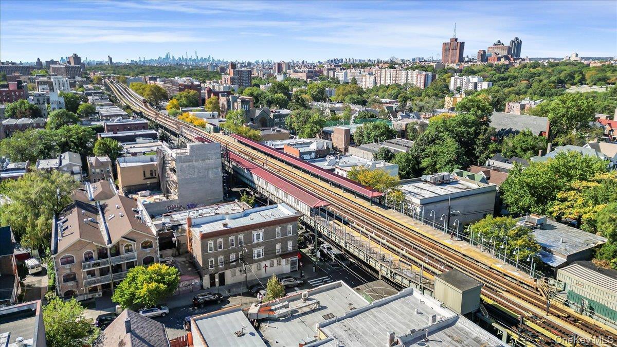 Single Family 221st  Bronx, NY 10467, MLS-929258-29