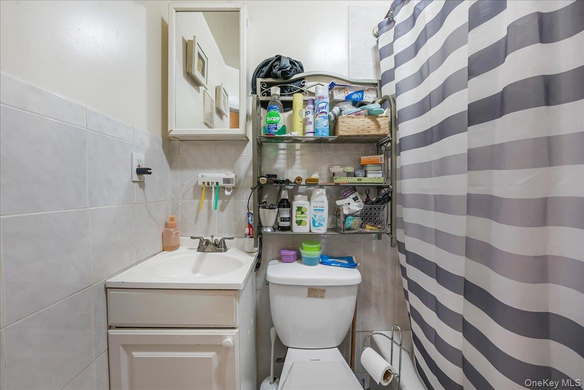 Single Family 221st  Bronx, NY 10467, MLS-929258-9