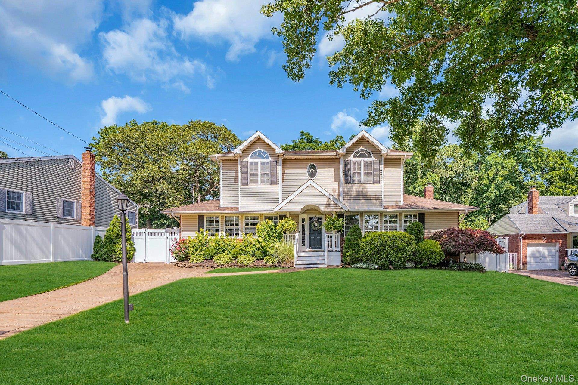 Single Family Rachel  Suffolk County, NY 11725, MLS-929269-2