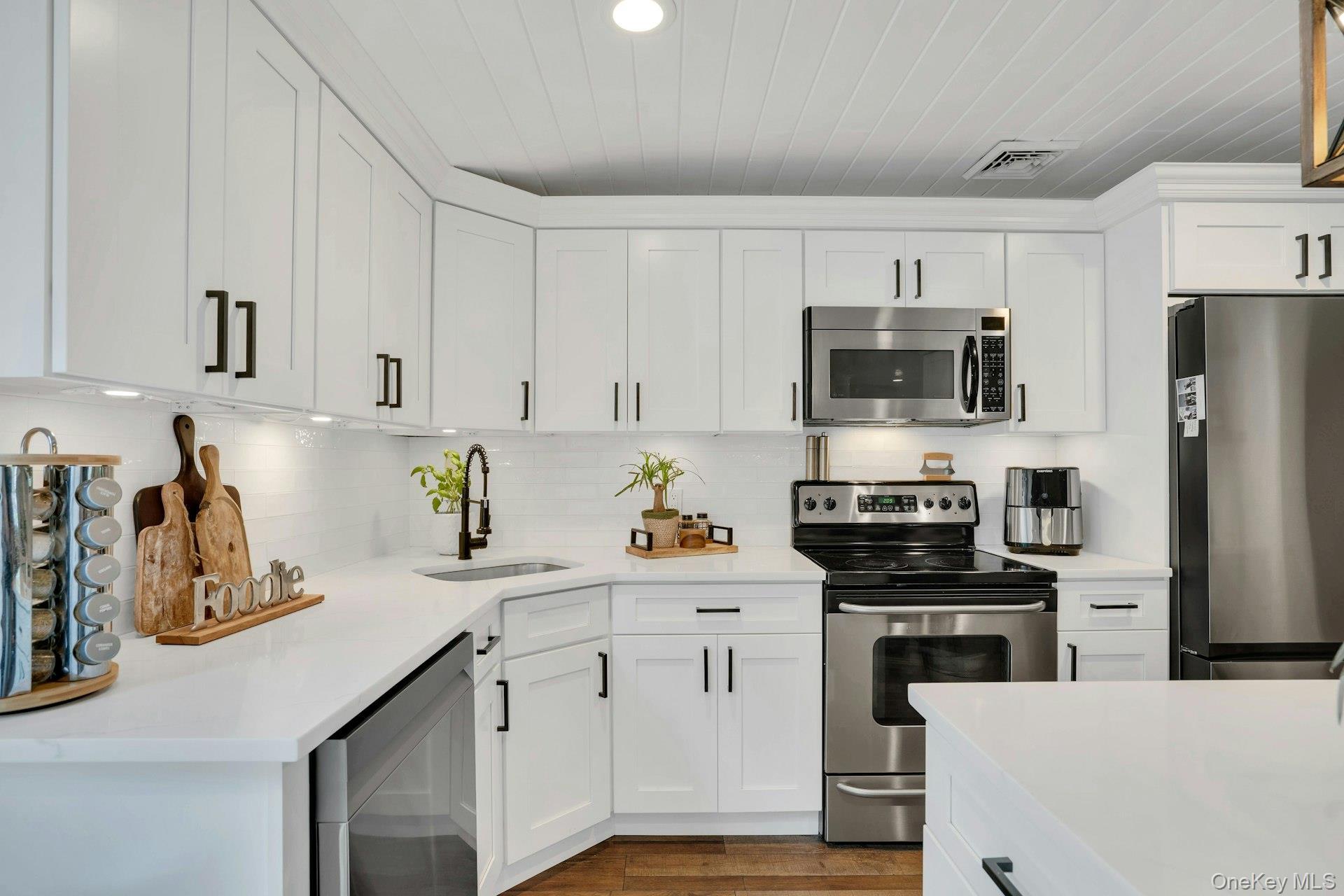 Single Family Rachel  Suffolk County, NY 11725, MLS-929269-22