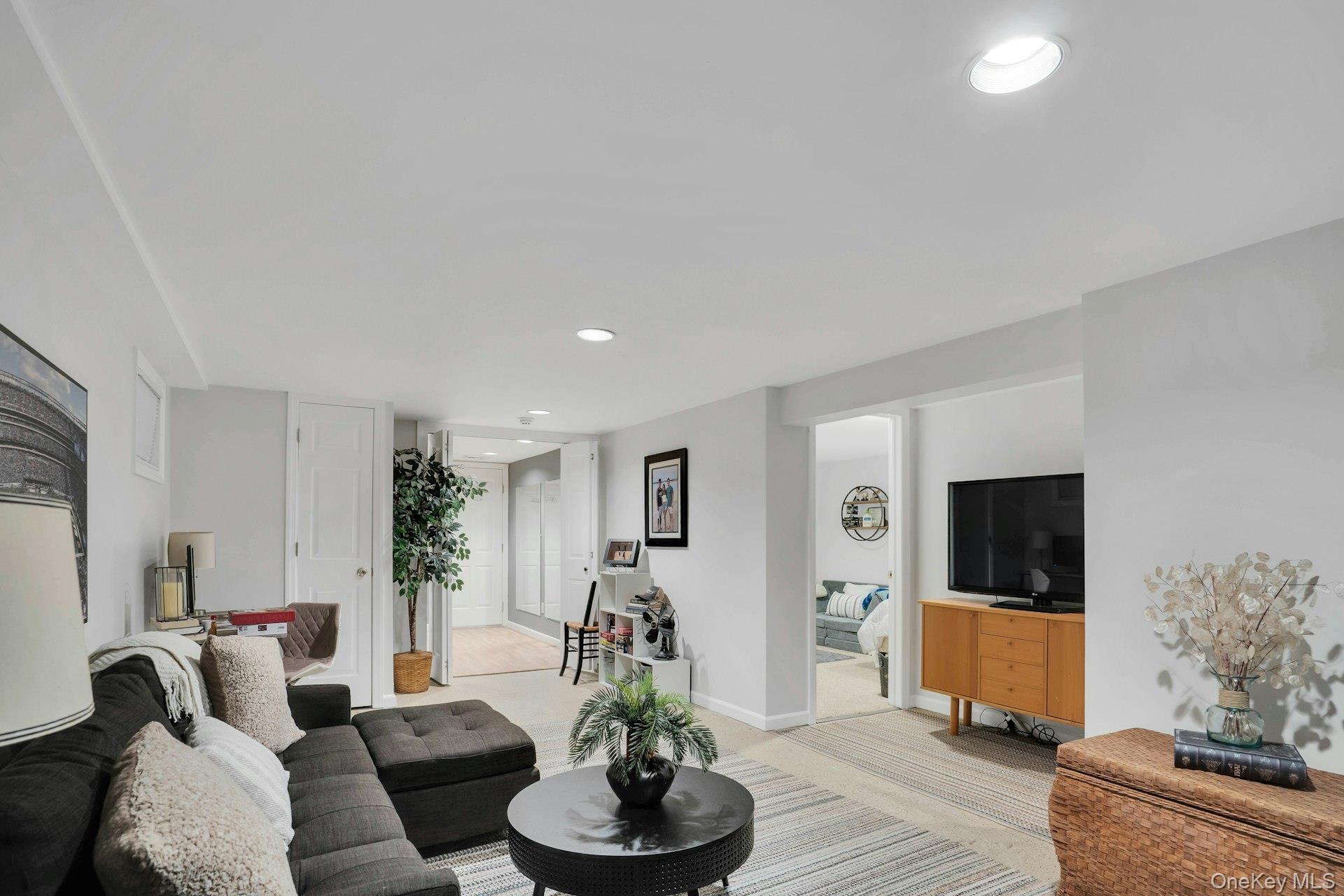 Single Family Rachel  Suffolk County, NY 11725, MLS-929269-34