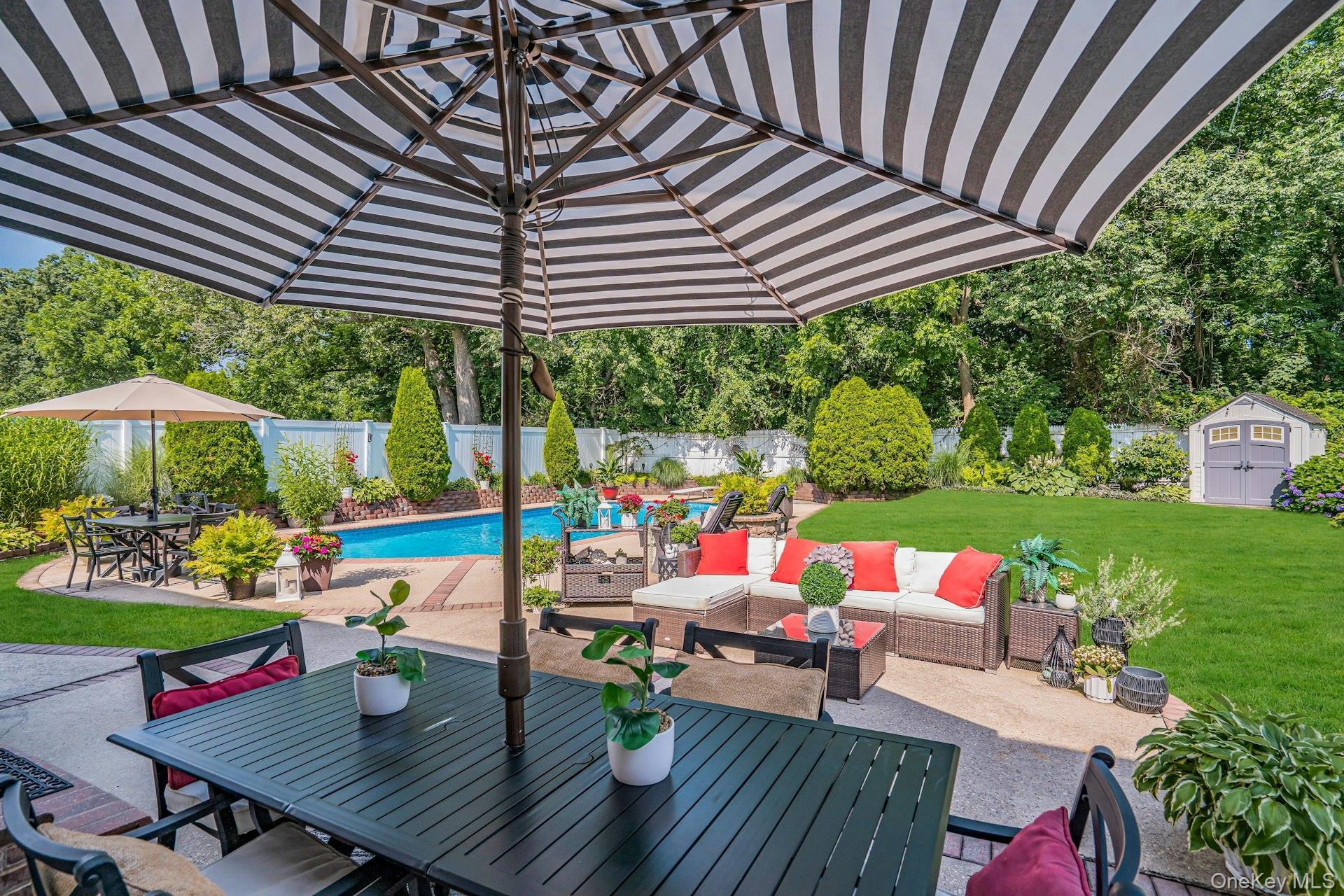 Single Family Rachel  Suffolk County, NY 11725, MLS-929269-37