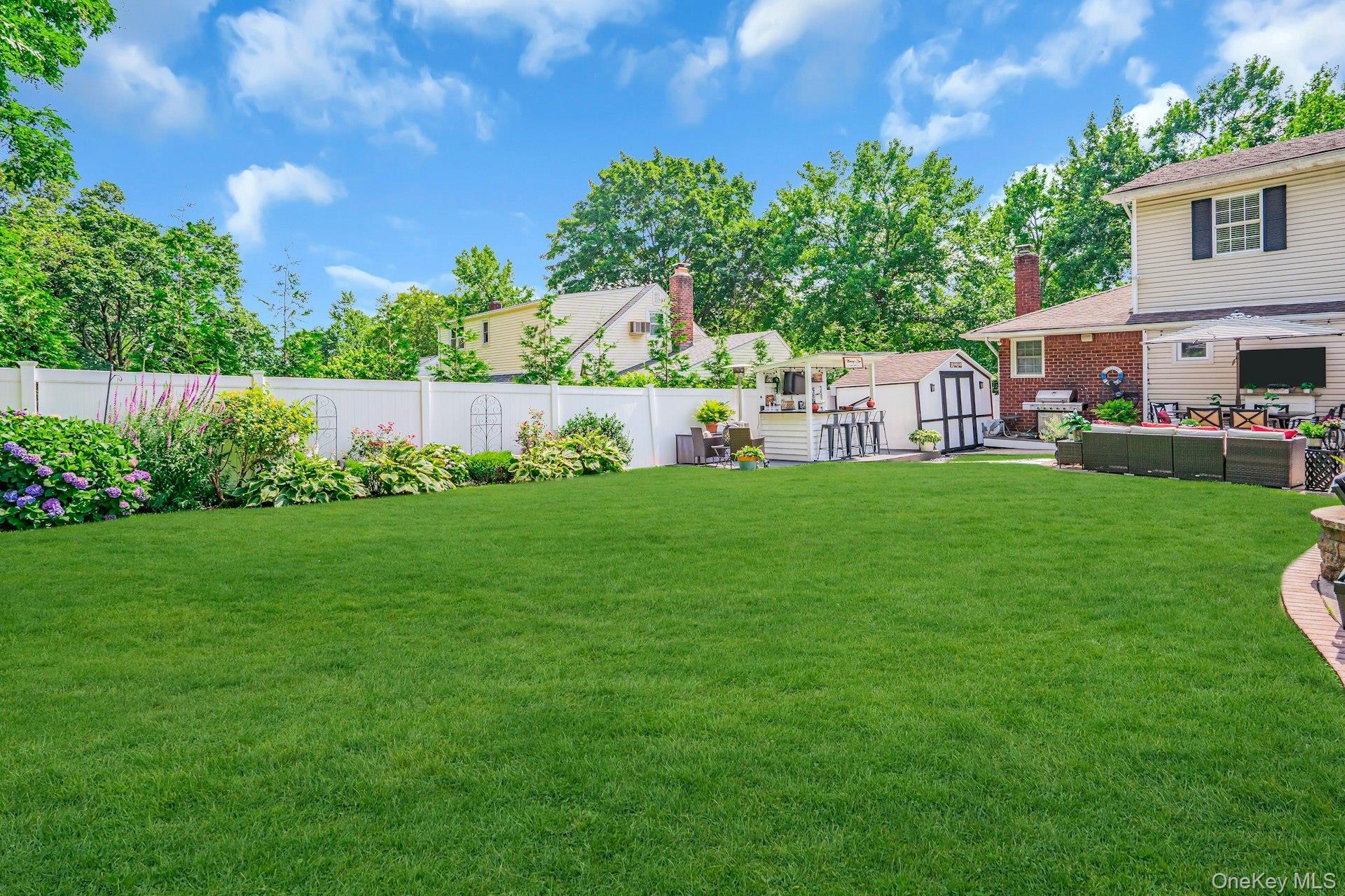 Single Family Rachel  Suffolk County, NY 11725, MLS-929269-41