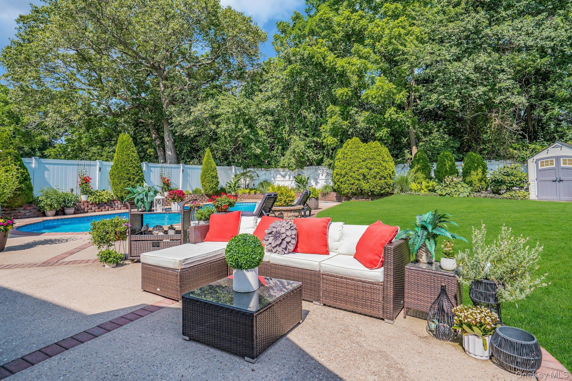 Single Family Rachel  Suffolk County, NY 11725, MLS-929269-42