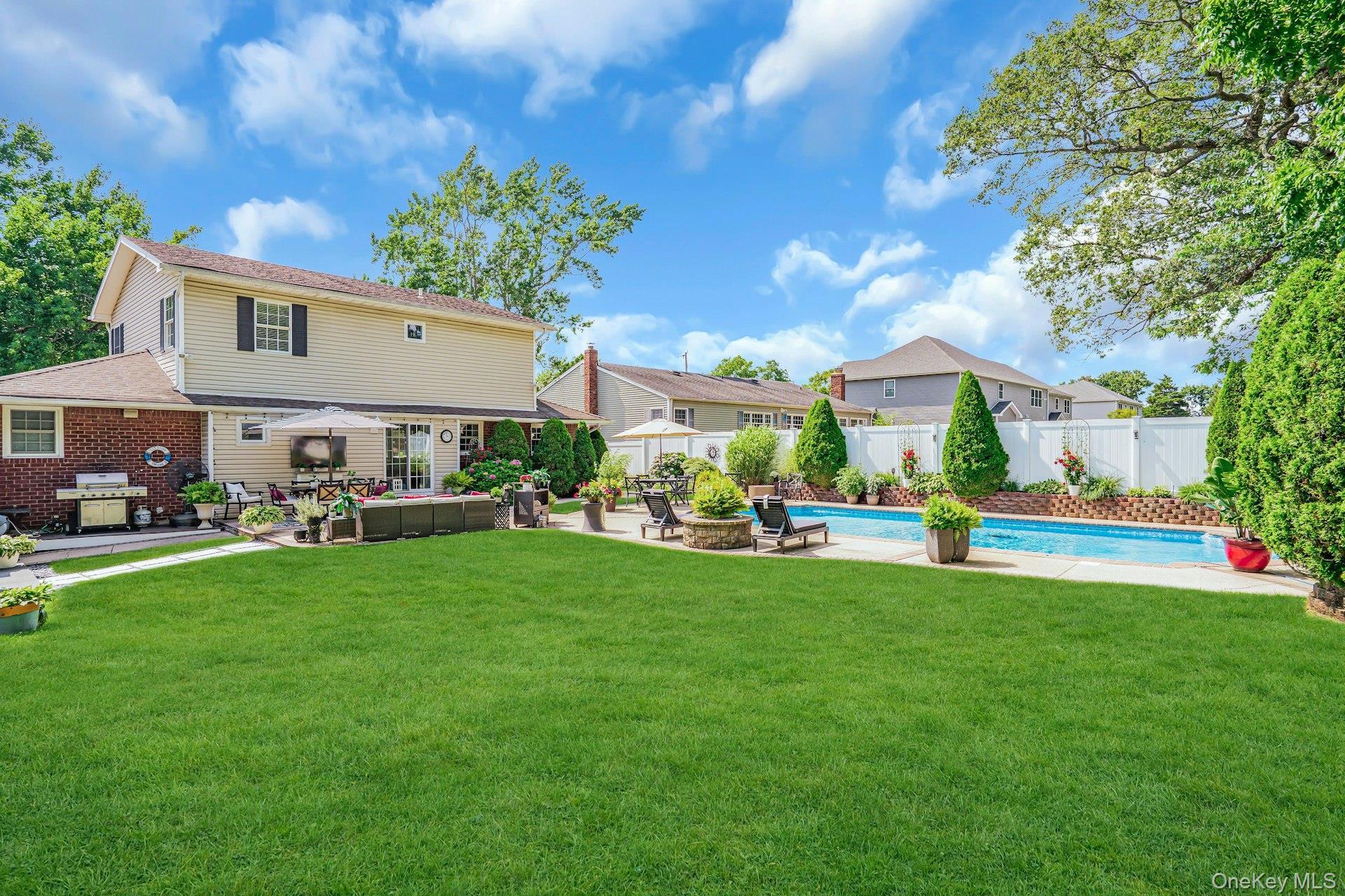 Single Family Rachel  Suffolk County, NY 11725, MLS-929269-45