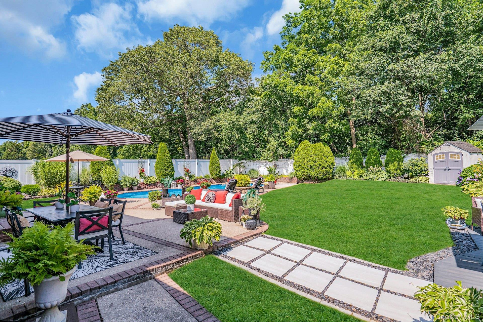 Single Family Rachel  Suffolk County, NY 11725, MLS-929269-48