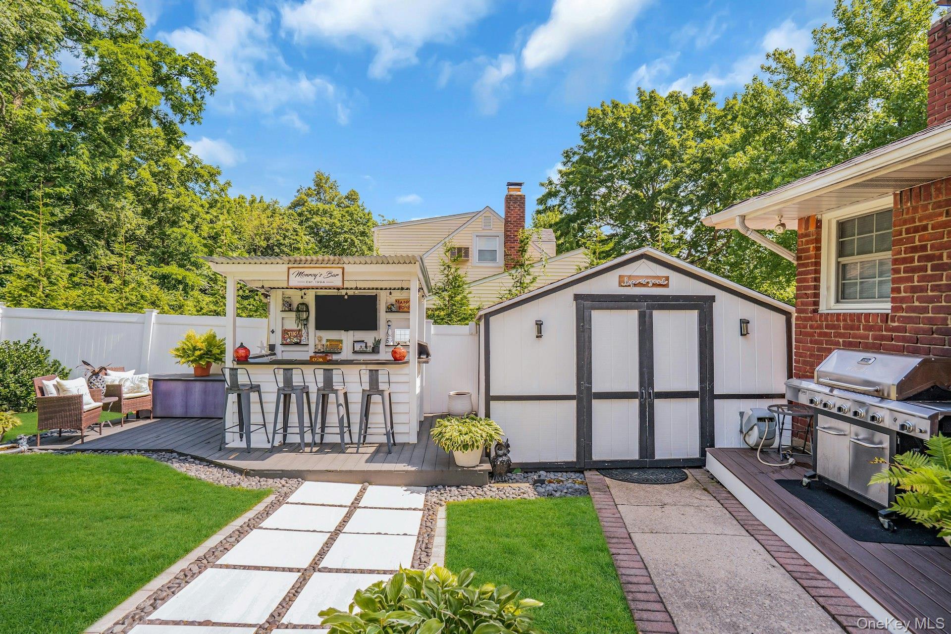 Single Family Rachel  Suffolk County, NY 11725, MLS-929269-49