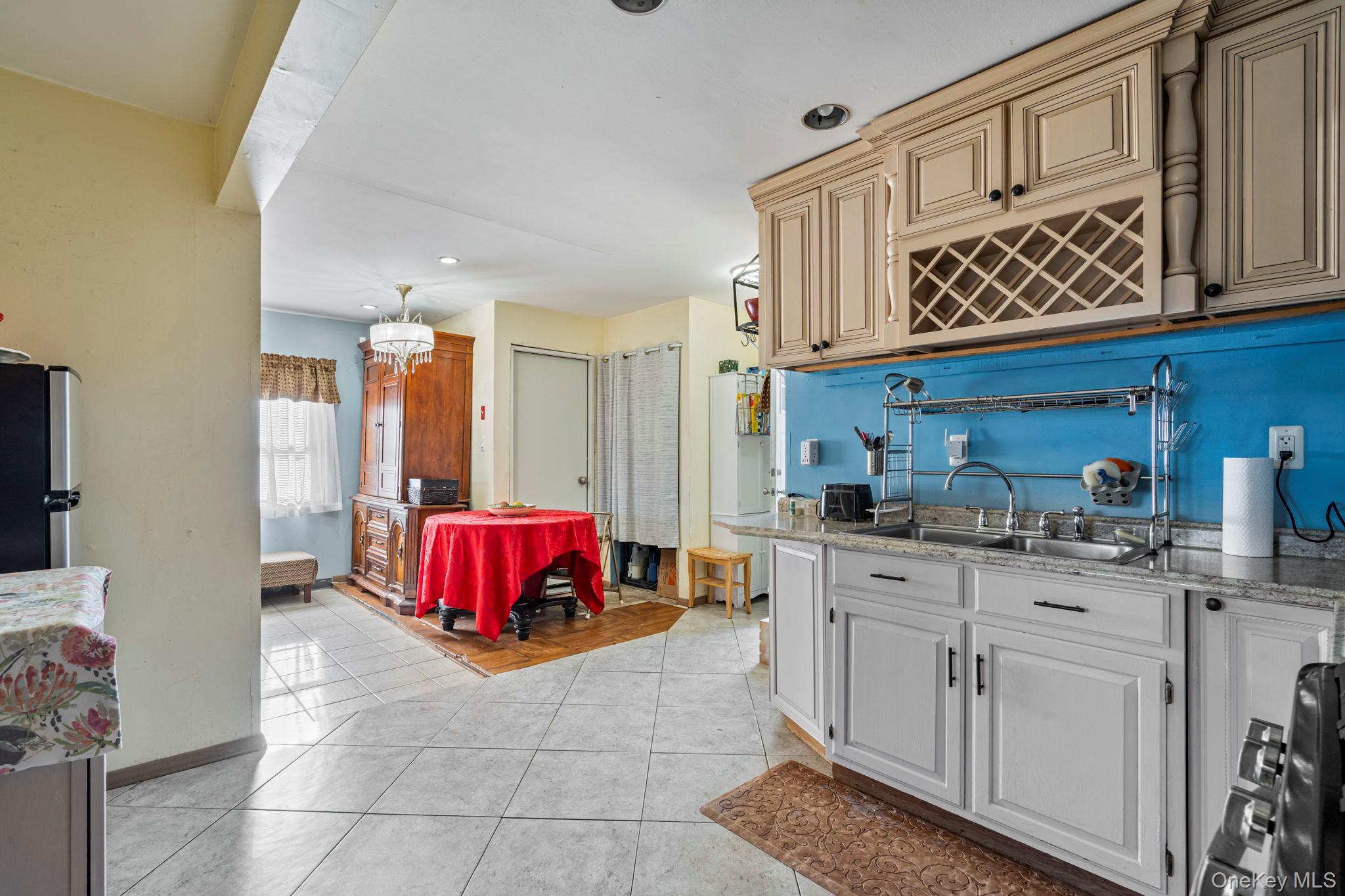 Single Family 3rd Suffolk County, NY 11717, MLS-929288-17