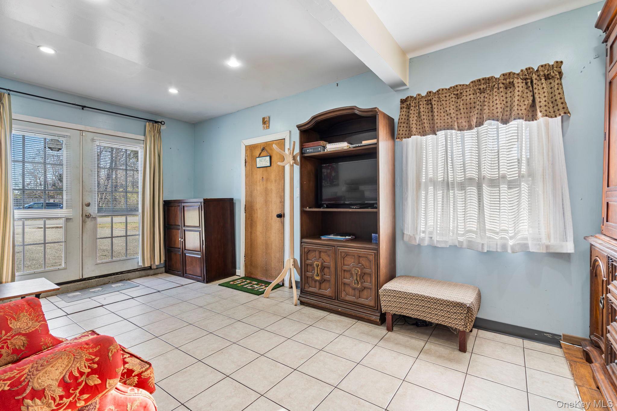 Single Family 3rd Suffolk County, NY 11717, MLS-929288-20