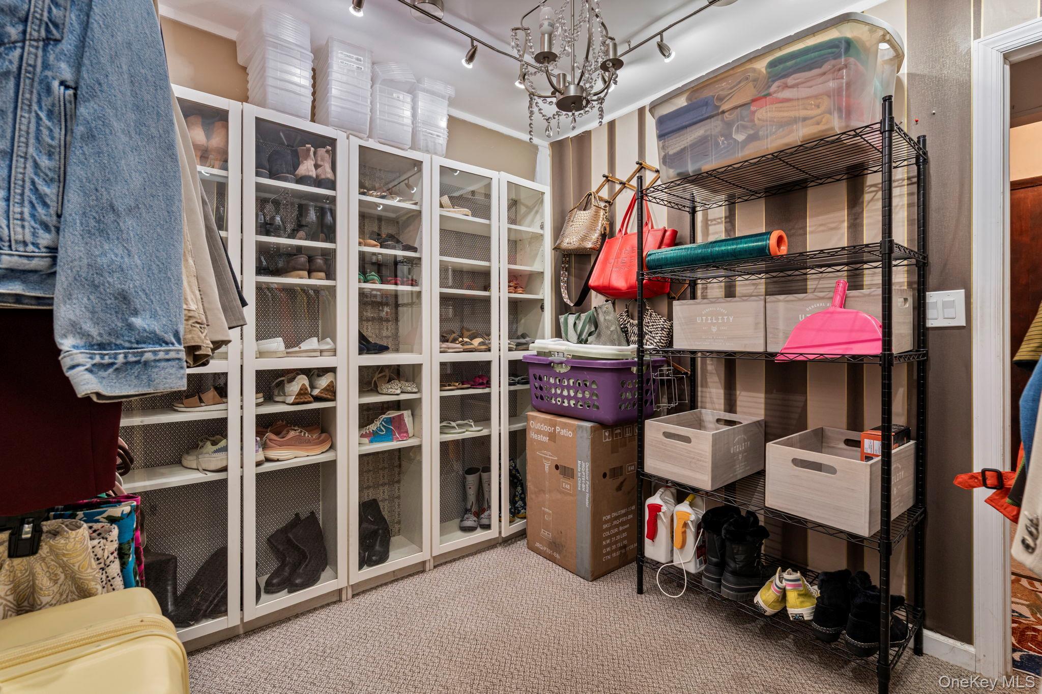 Single Family 3rd  Suffolk County, NY 11717, MLS-929288-27