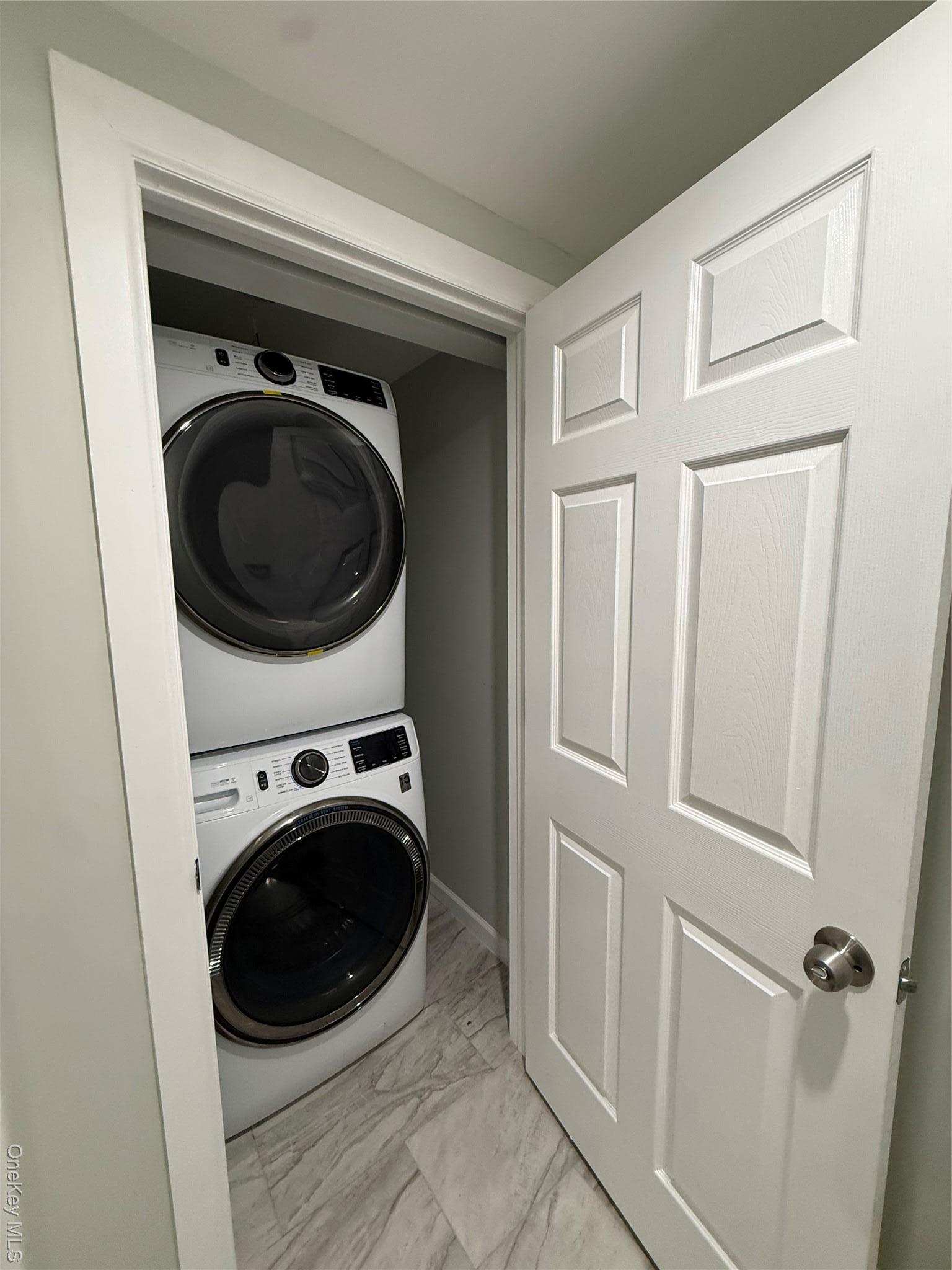 Single Family Bruce  Suffolk County, NY 11717, MLS-929296-22