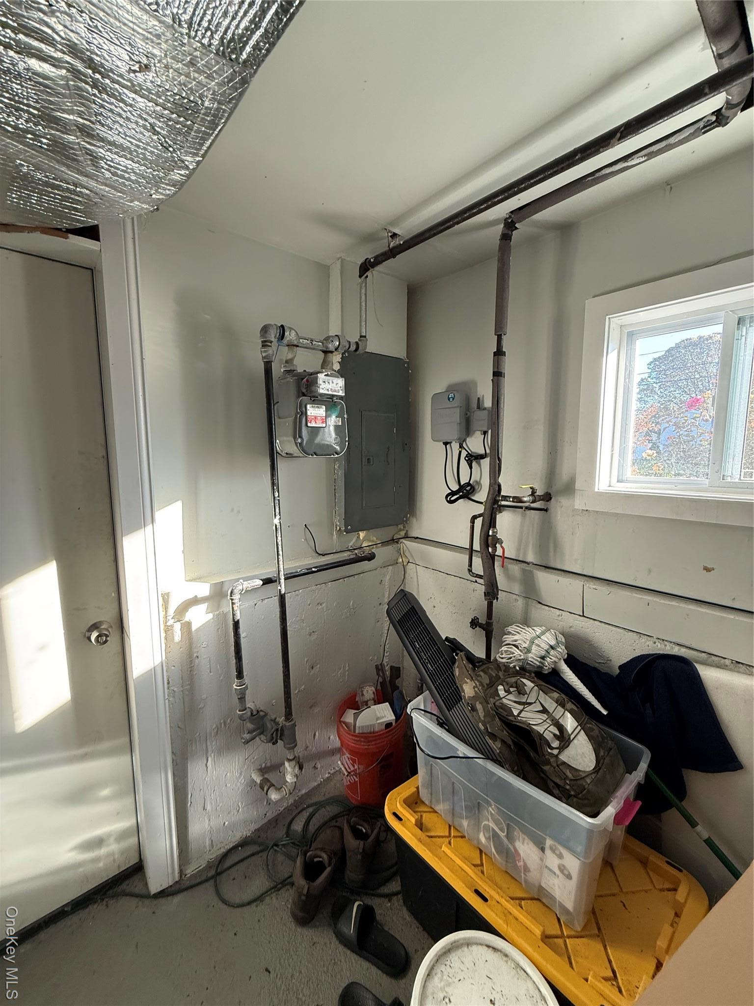 Single Family Bruce  Suffolk County, NY 11717, MLS-929296-27