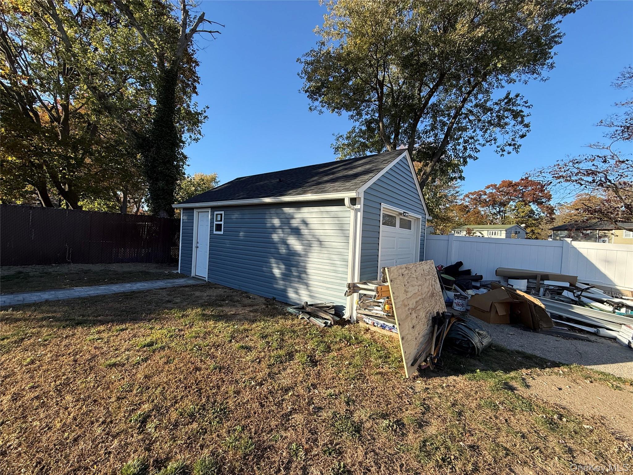 Single Family Bruce  Suffolk County, NY 11717, MLS-929296-30