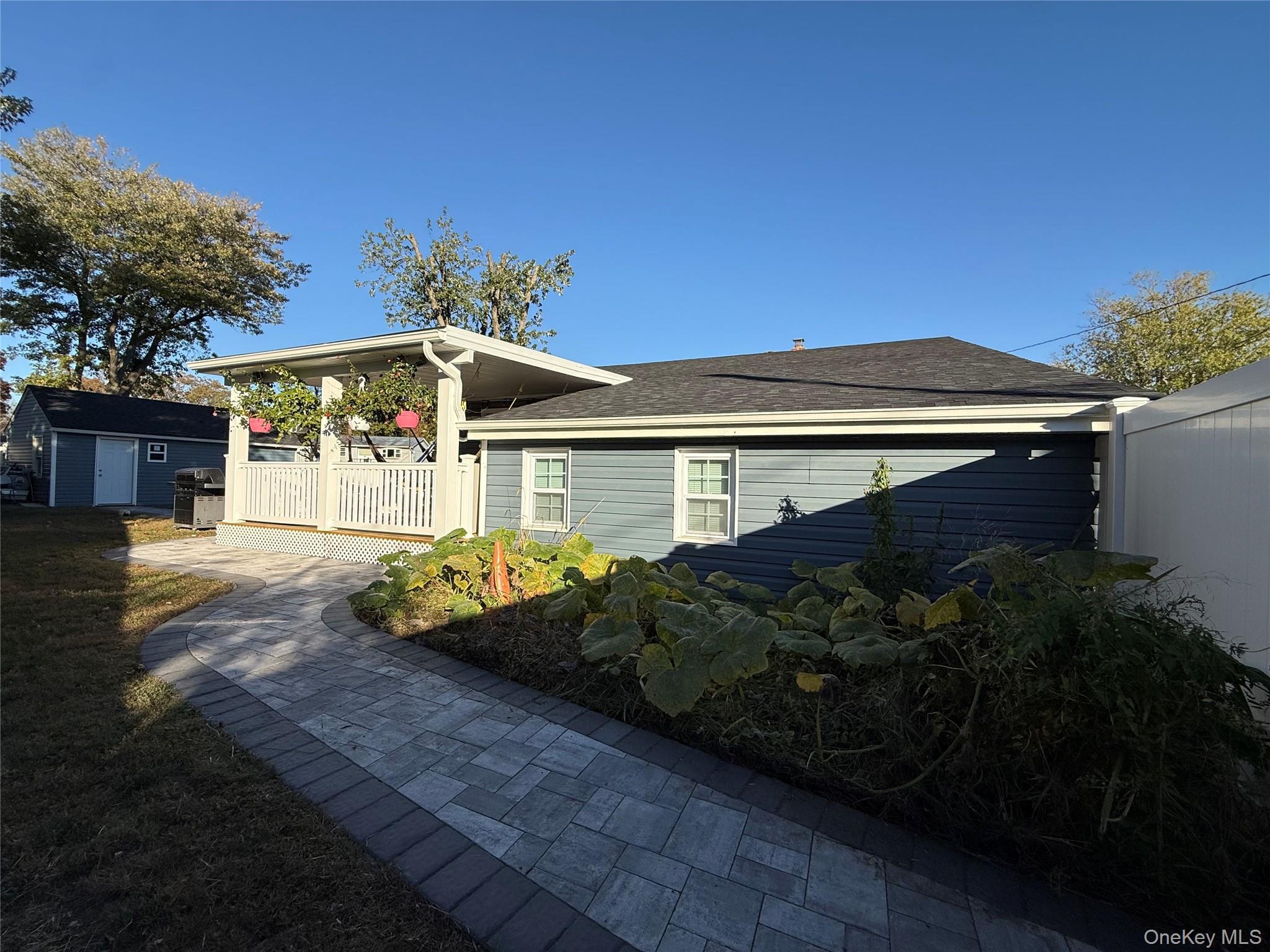 Single Family Bruce  Suffolk County, NY 11717, MLS-929296-38