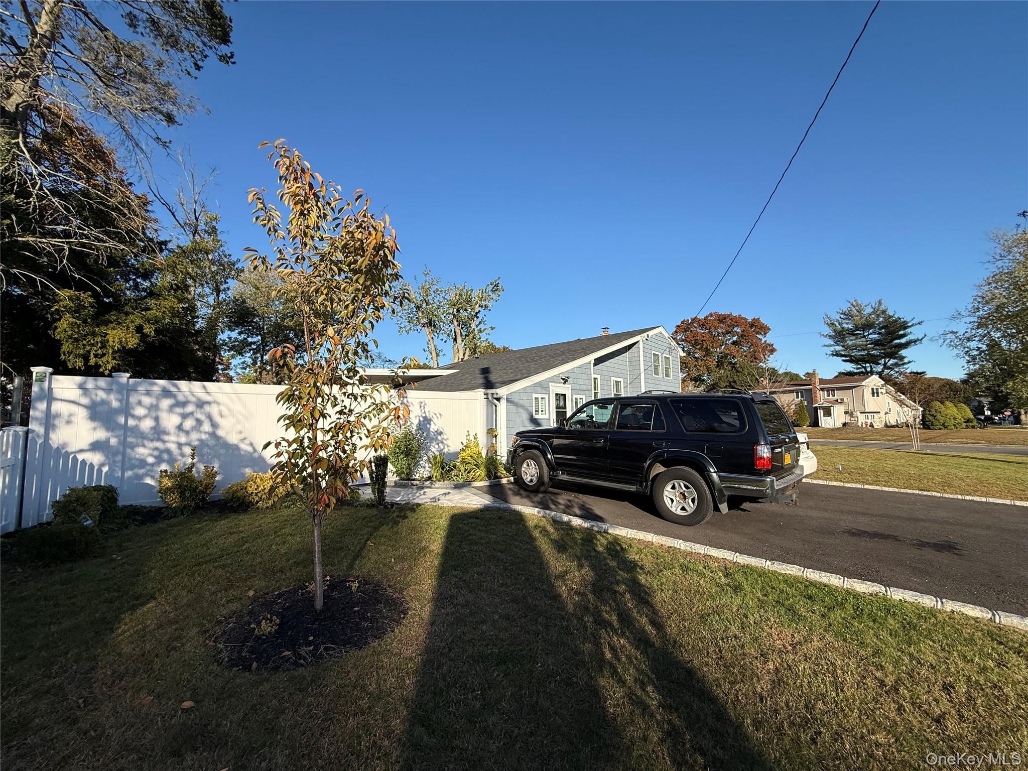 Single Family Bruce  Suffolk County, NY 11717, MLS-929296-4