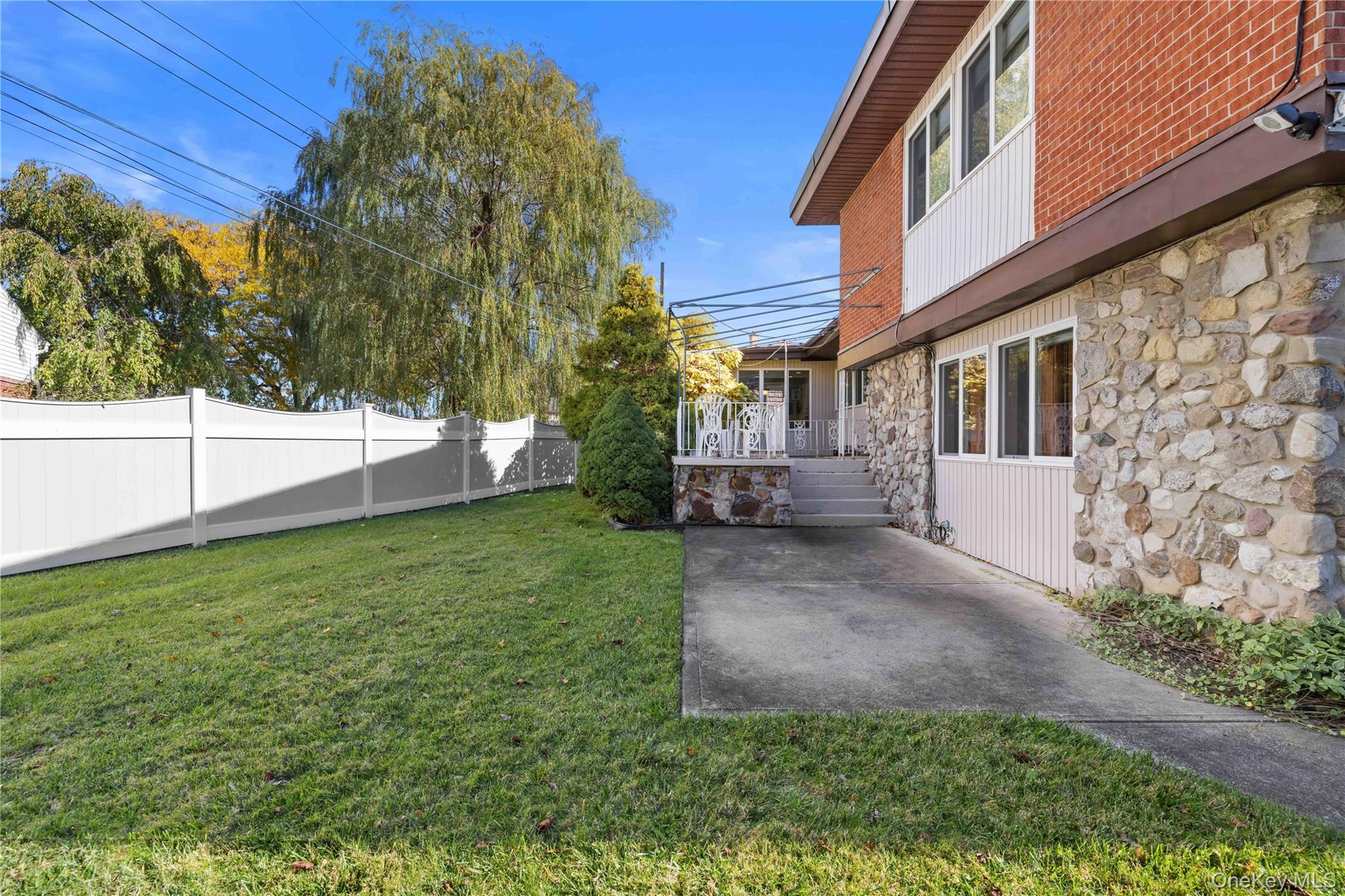 Single Family Brookedge Out Of Area, NY 14221, MLS-929307-16