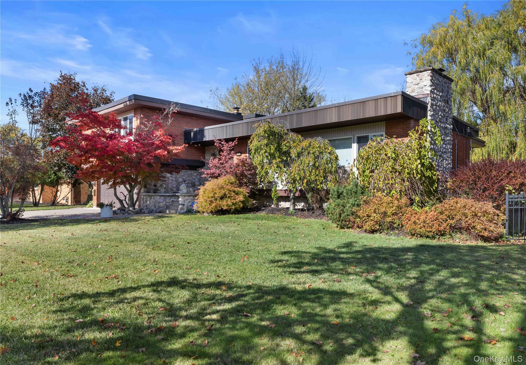 Single Family Brookedge Out Of Area, NY 14221, MLS-929307-2