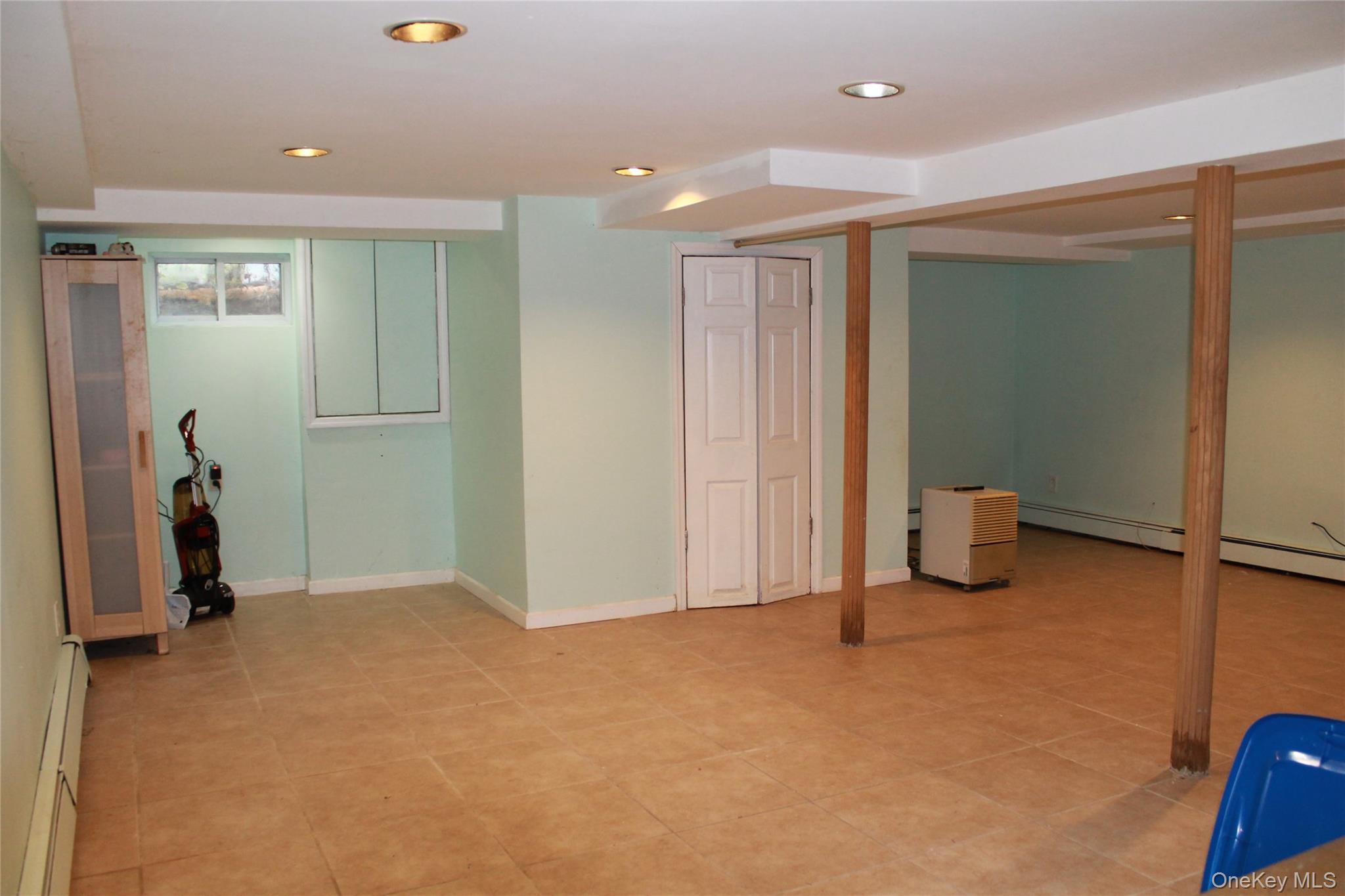 Single Family Bellmore  Nassau County, NY 11710, MLS-929312-24