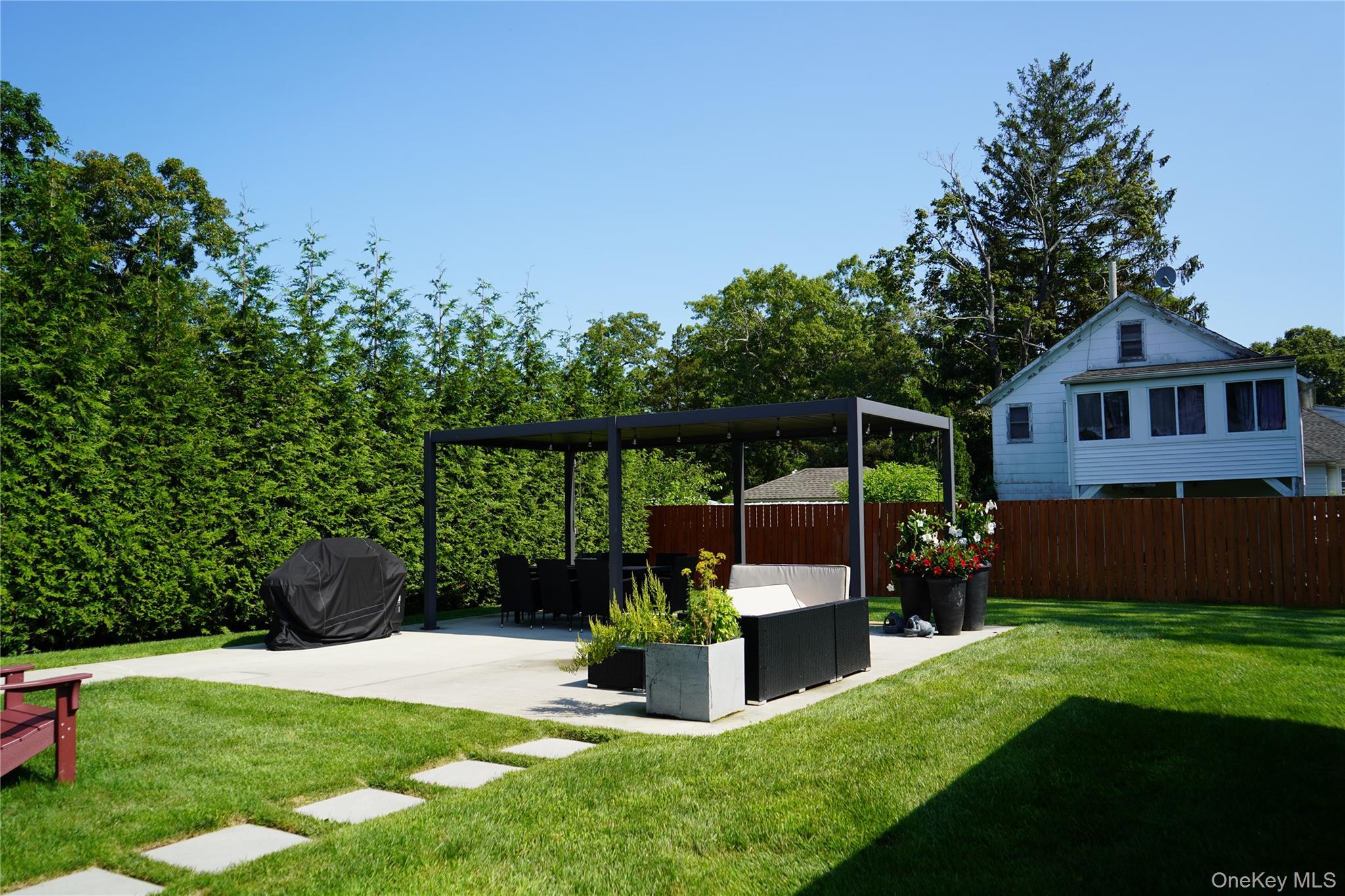 Single Family Pegs Lane Suffolk County, NY 11901, MLS-929313-17