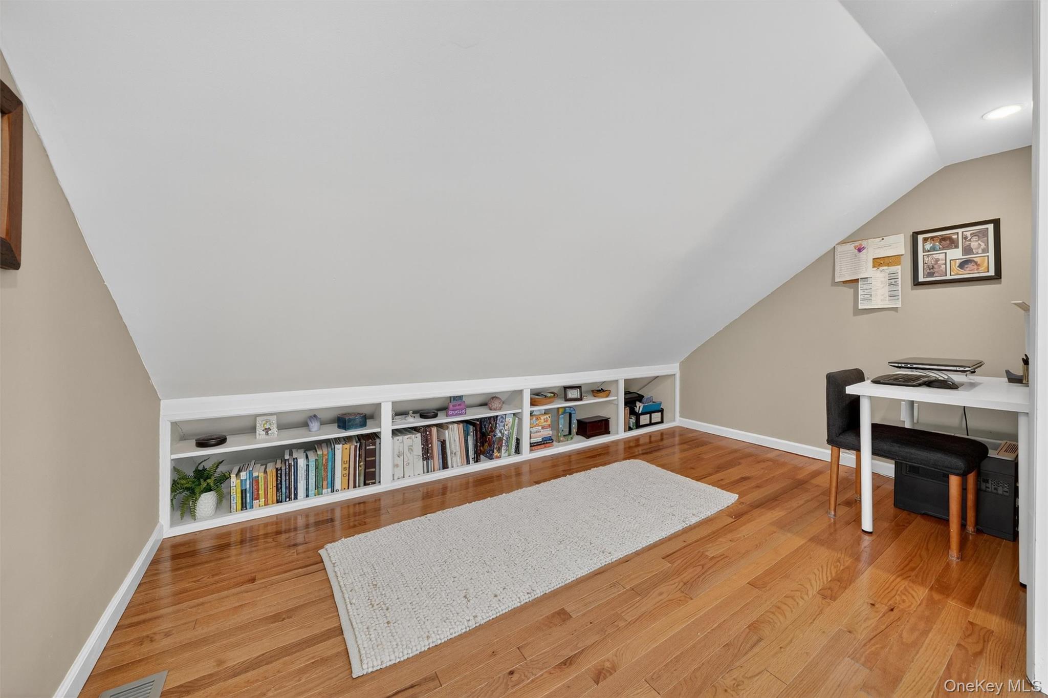 Single Family Marbledale  Westchester County, NY 10707, MLS-929329-21