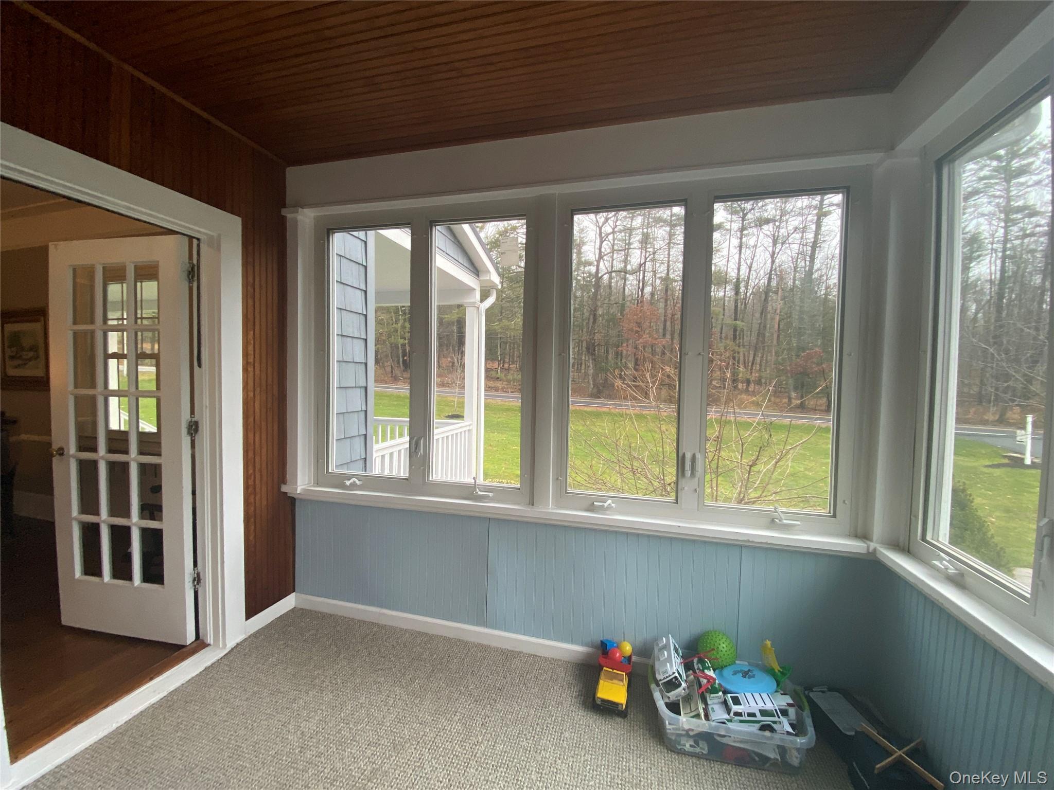 Single Family Ulster Heights Ulster County, NY 12428, MLS-929360-17