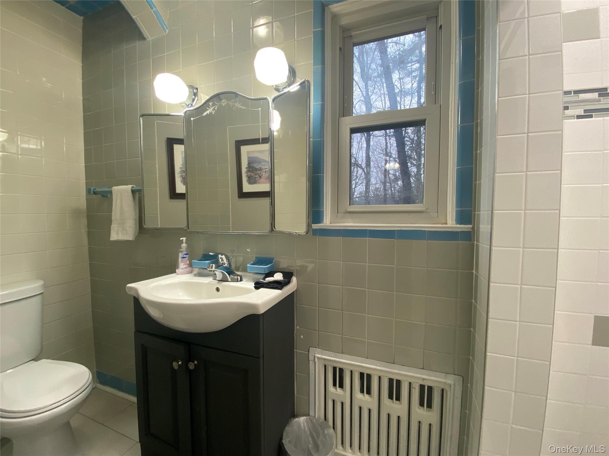 Single Family Ulster Heights Ulster County, NY 12428, MLS-929360-22