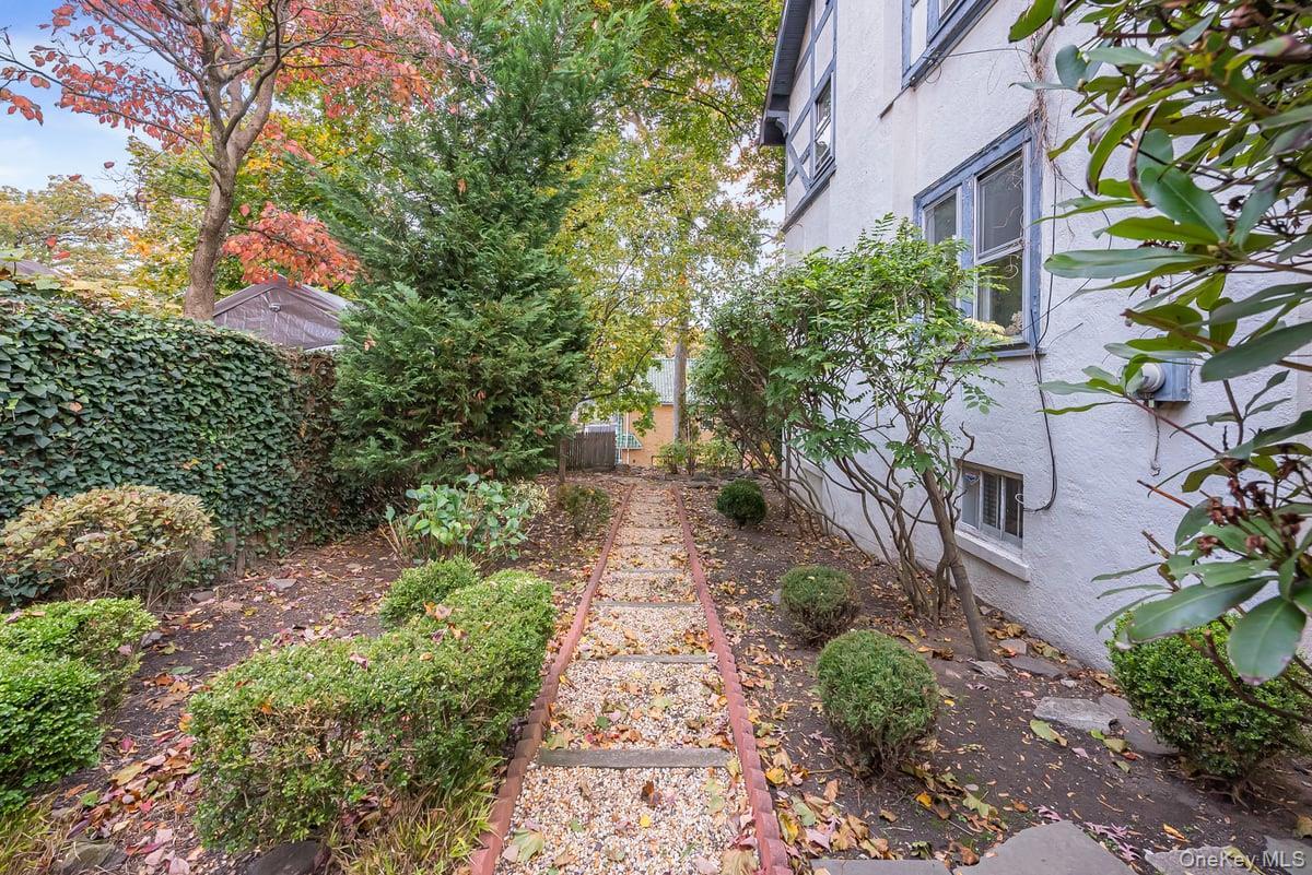 Single Family Ridge  Westchester County, NY 10705, MLS-929373-39