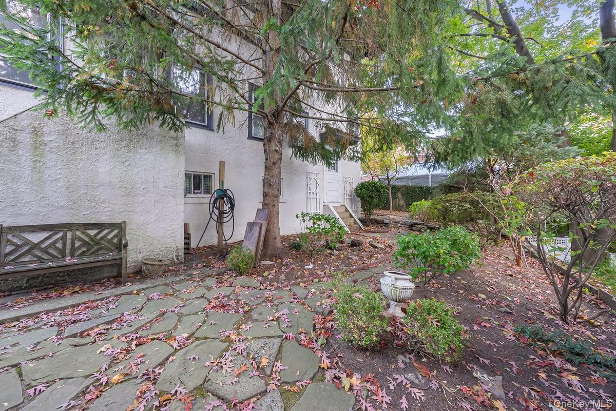 Single Family Ridge  Westchester County, NY 10705, MLS-929373-40