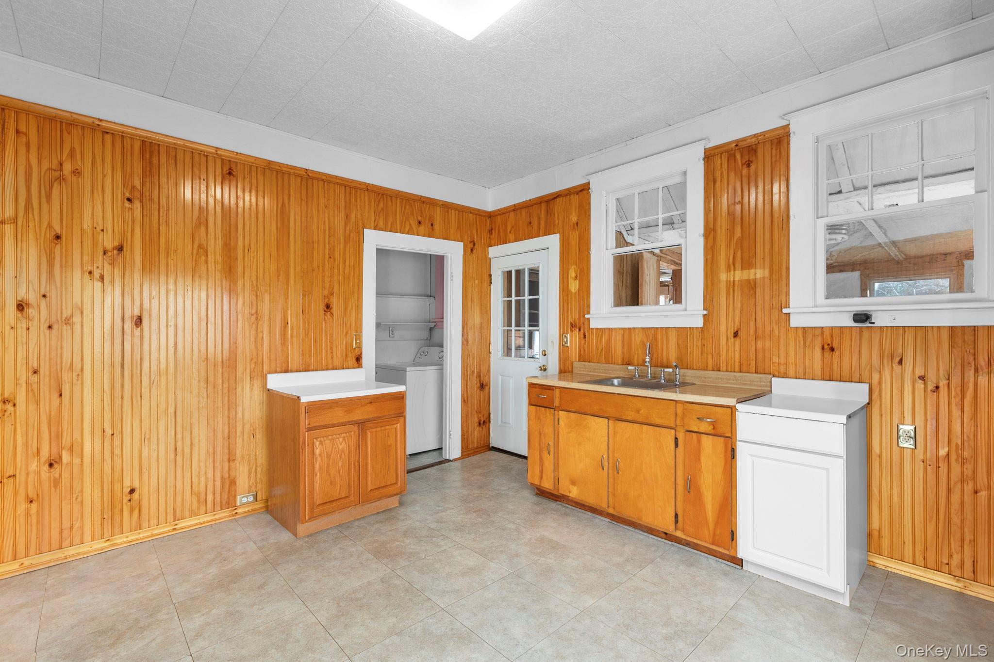 Single Family Dog Tail Corners Dutchess County, NY 12594, MLS-929378-10