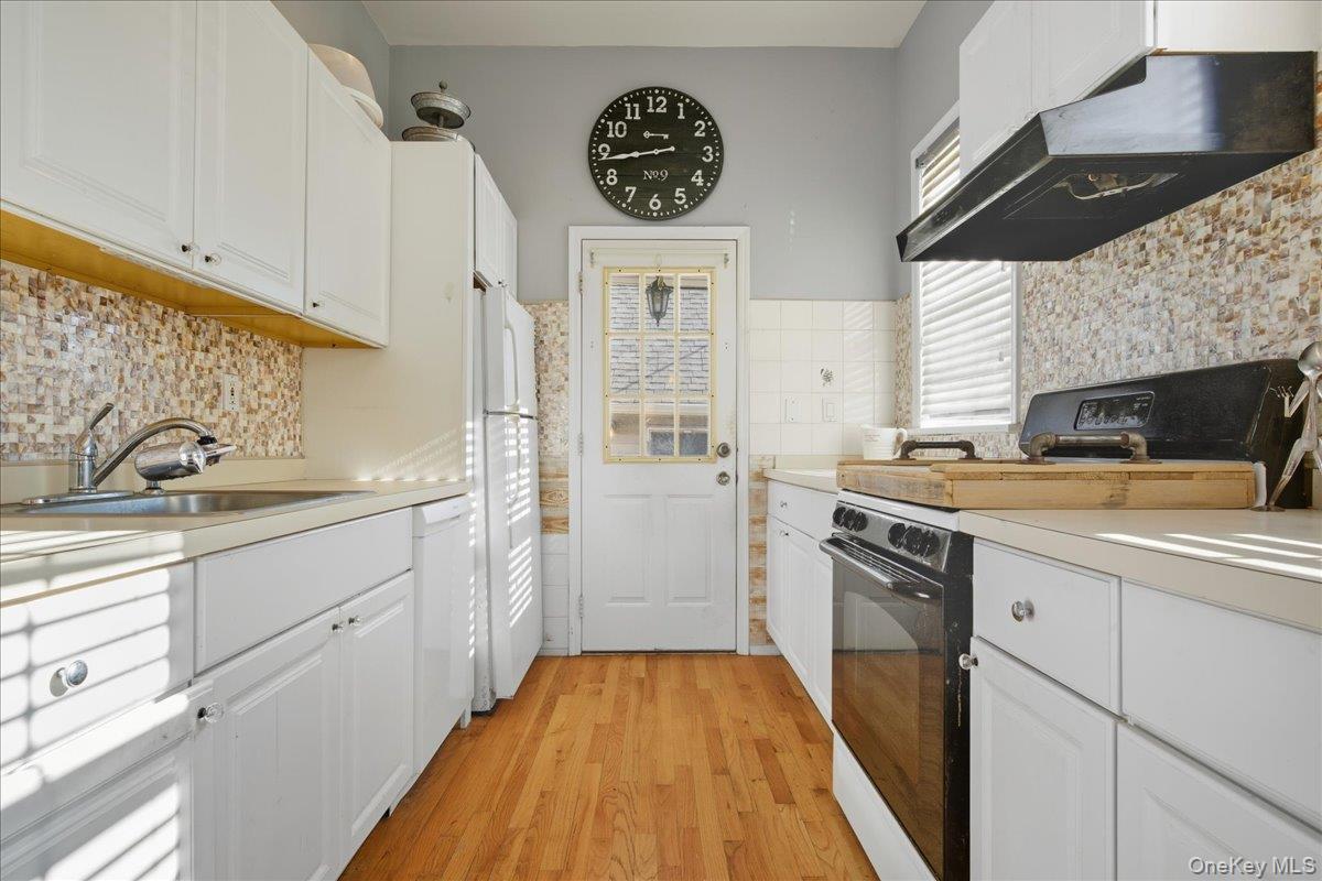 Single Family 9th Nassau County, NY 11709, MLS-929385-11