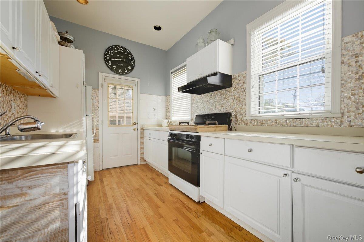 Single Family 9th Nassau County, NY 11709, MLS-929385-12