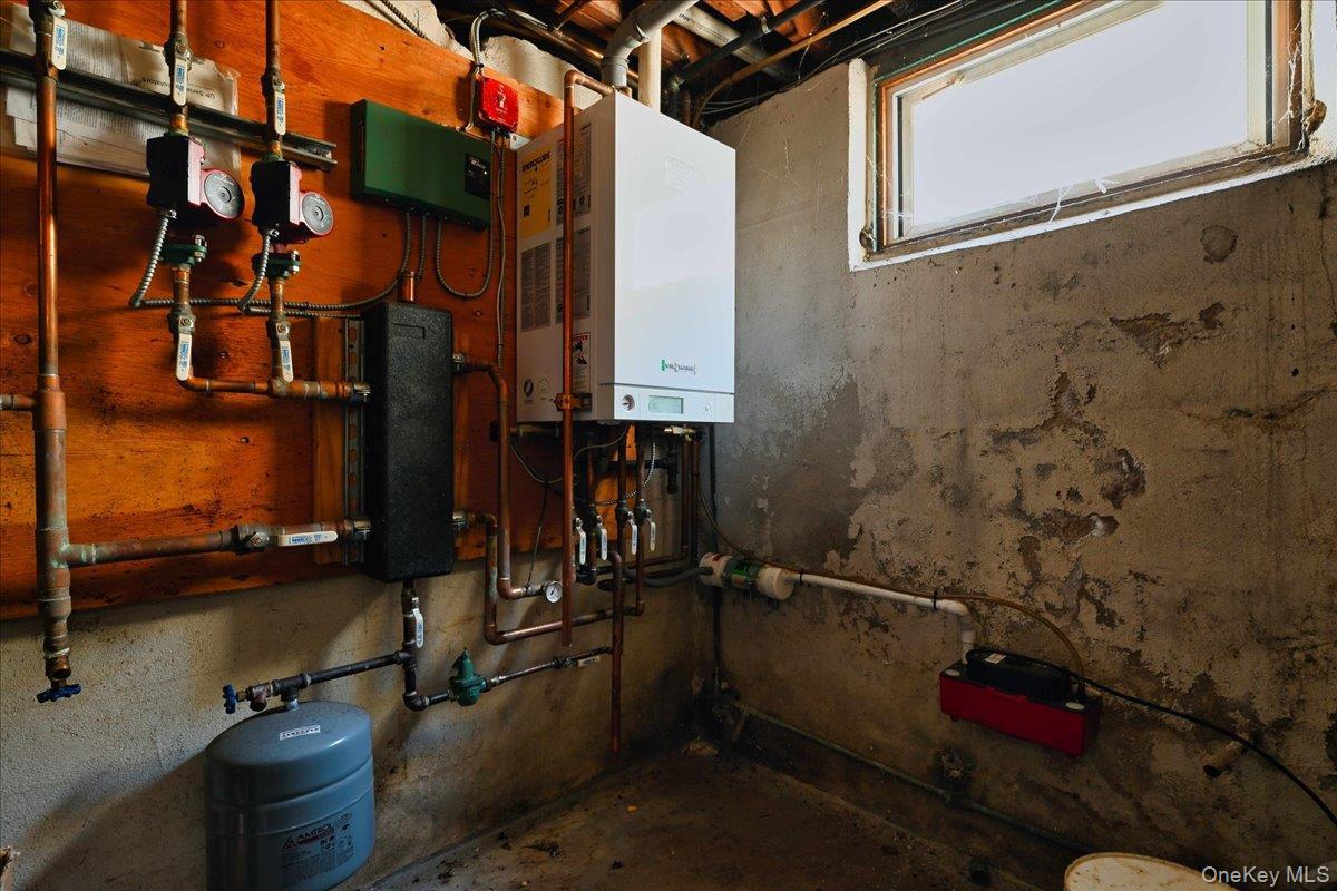 Single Family 9th Nassau County, NY 11709, MLS-929385-25