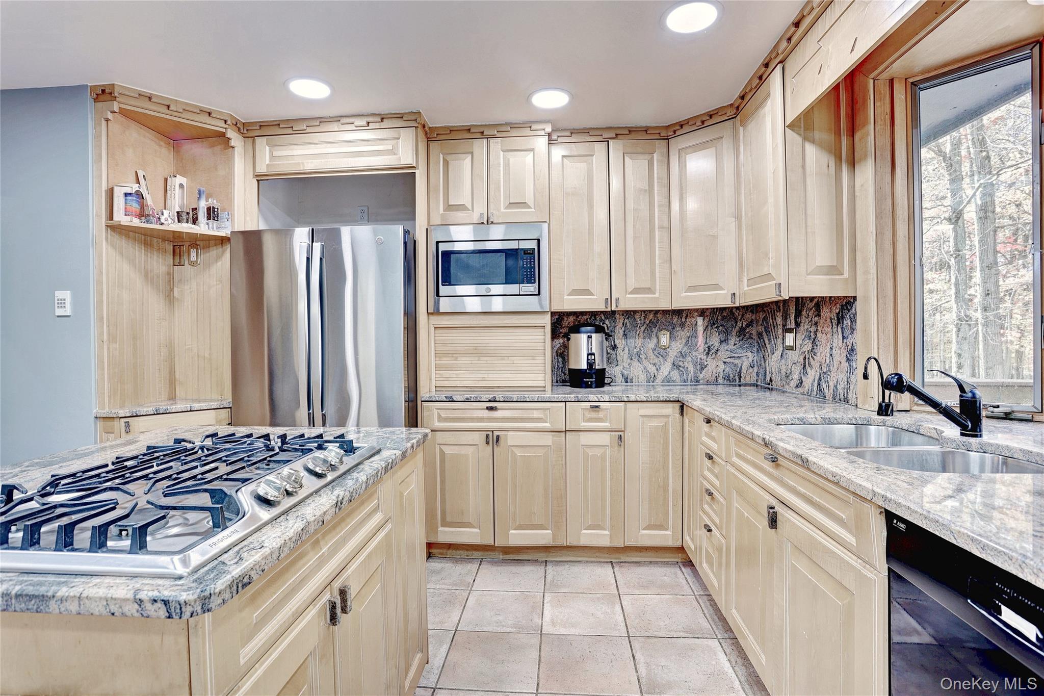 Single Family Sherwood Ridge  Rockland County, NY 10970, MLS-929390-9