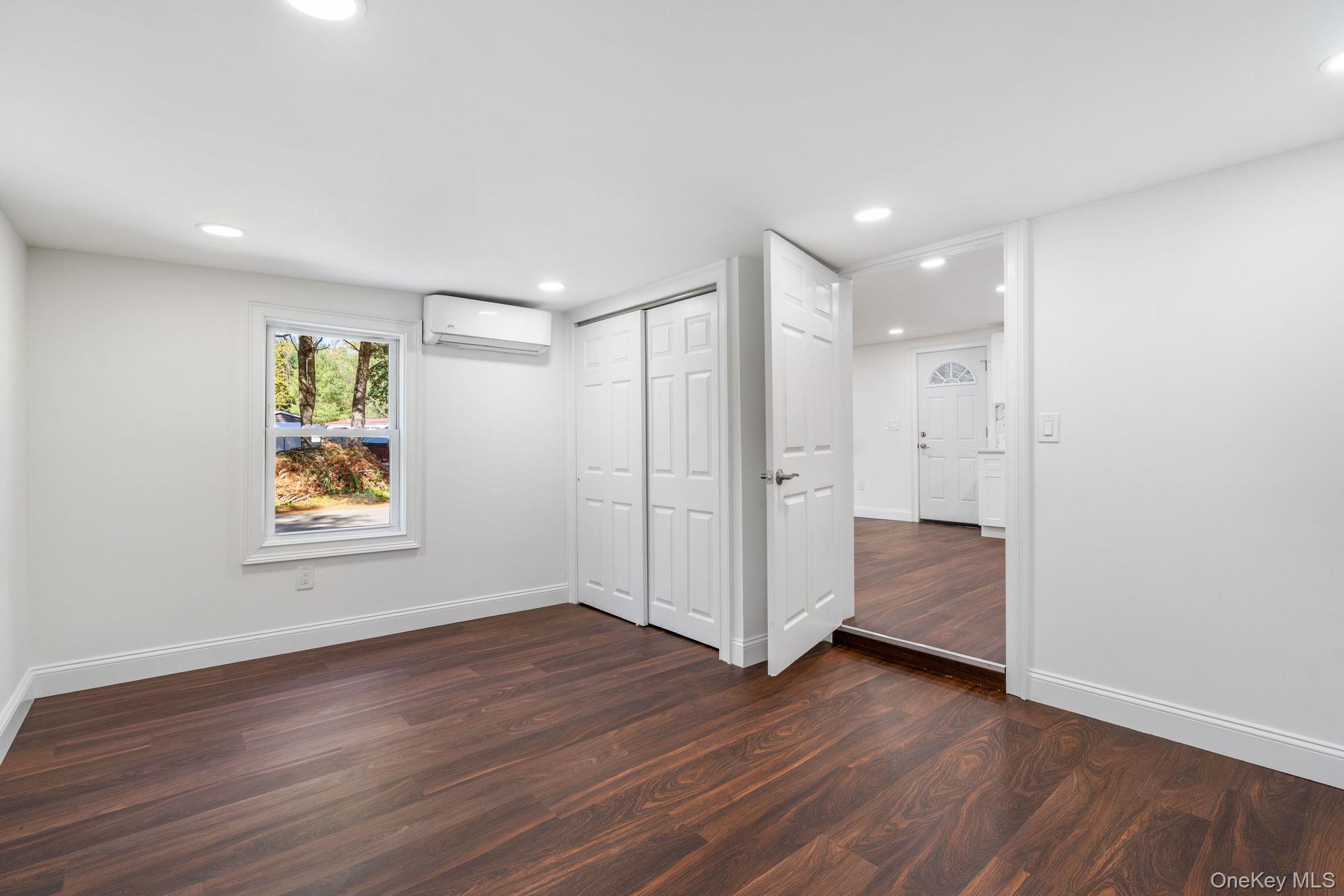 Single Family Oxford Circle Sullivan County, NY 12759, MLS-929417-10