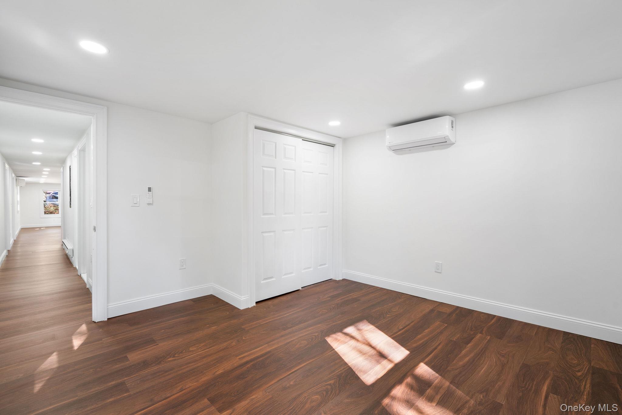 Single Family Oxford Circle Sullivan County, NY 12759, MLS-929417-16