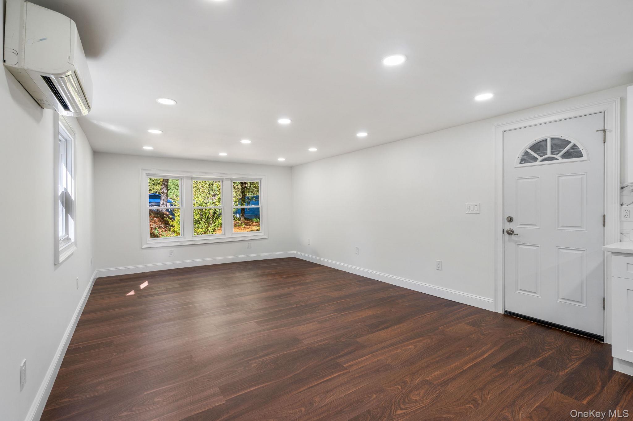 Single Family Oxford Circle Sullivan County, NY 12759, MLS-929417-9