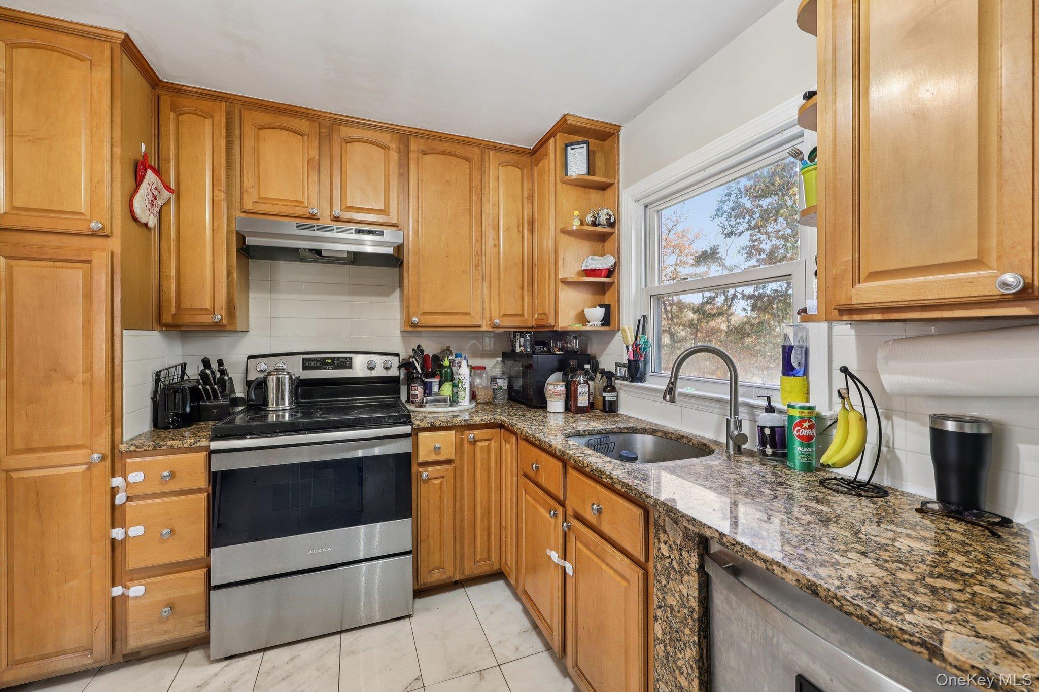 Single Family Green Orange County, NY 12575, MLS-929432-8