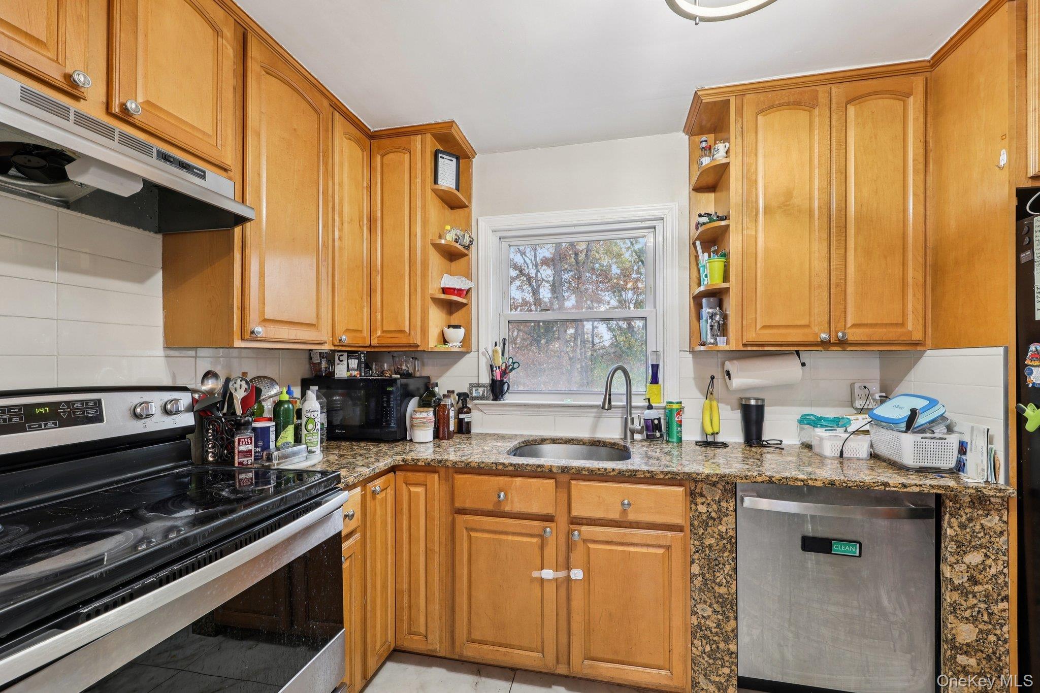 Single Family Green Orange County, NY 12575, MLS-929432-9