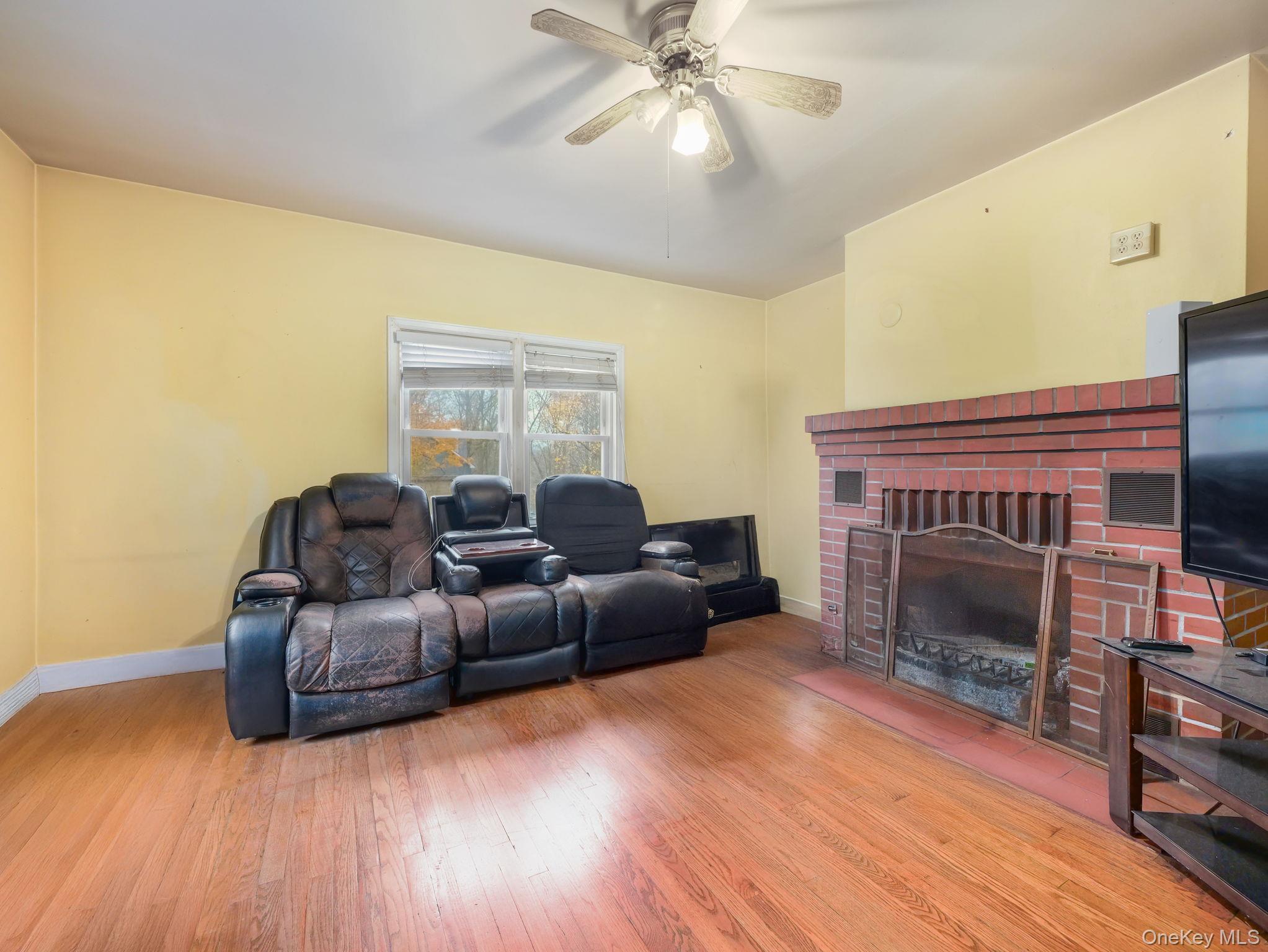 Single Family Bellevue Orange County, NY 12550, MLS-929451-10