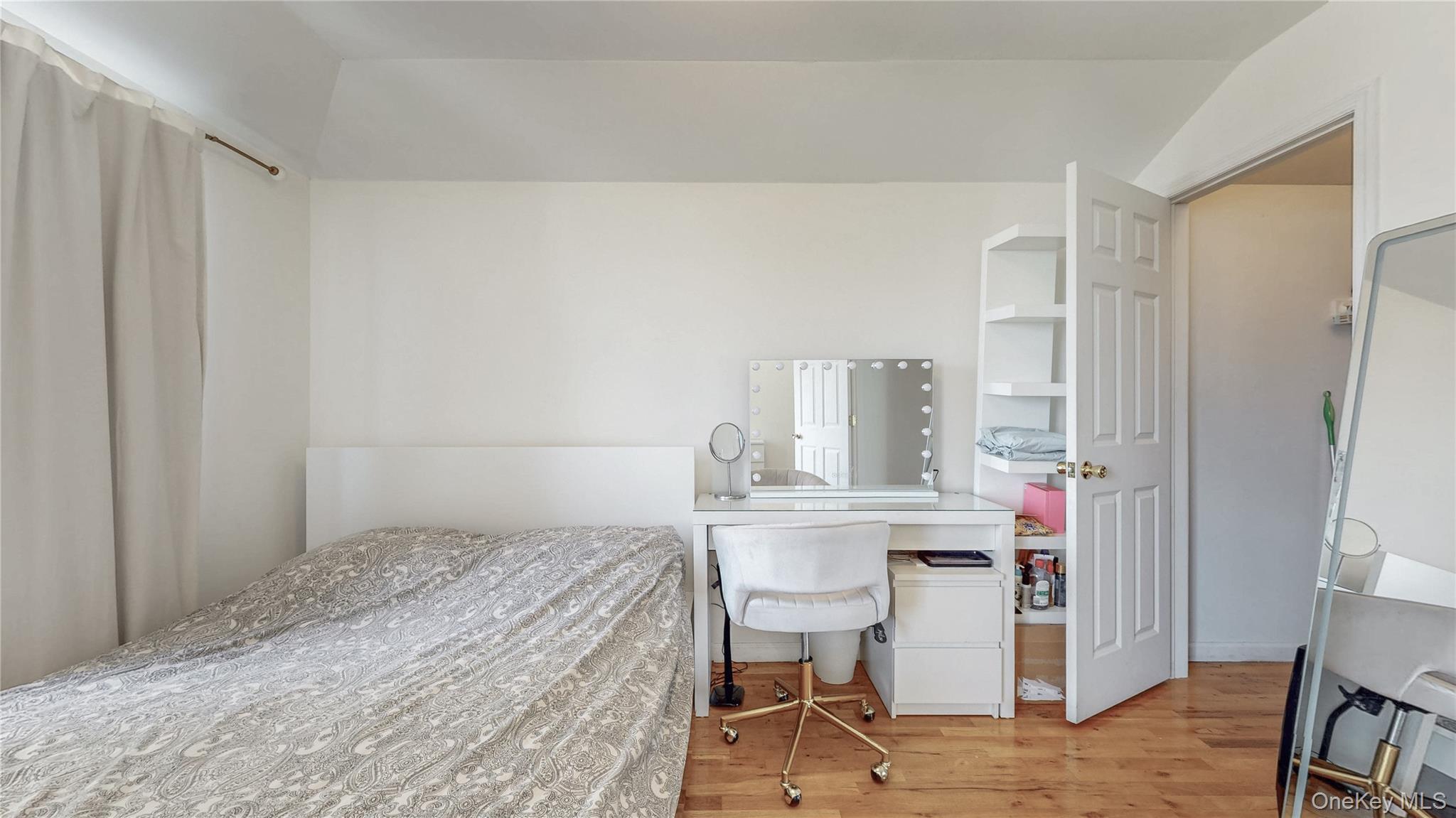 Single Family 14th  Queens, NY 11357, MLS-929467-19