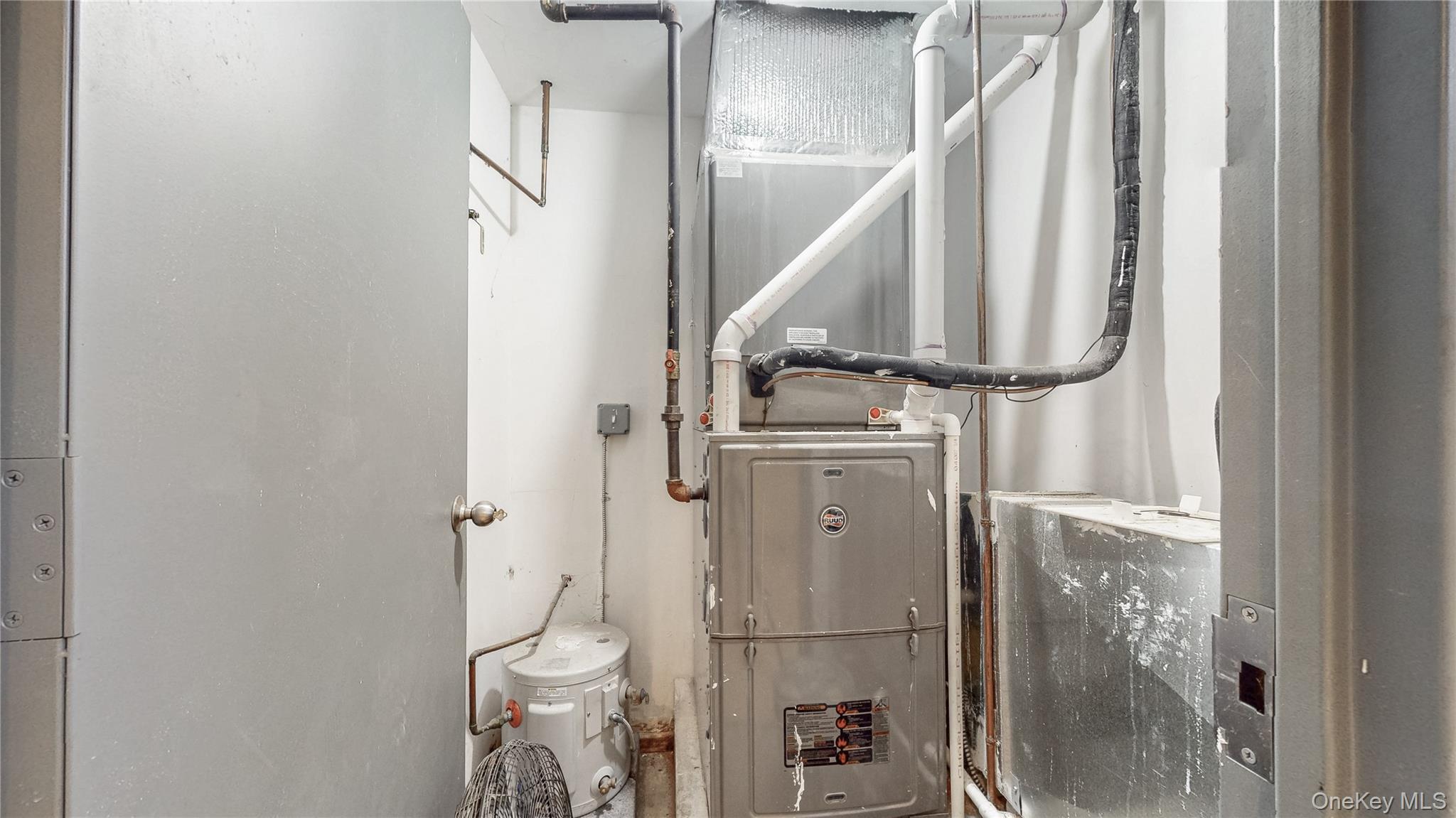 Single Family 14th  Queens, NY 11357, MLS-929467-28