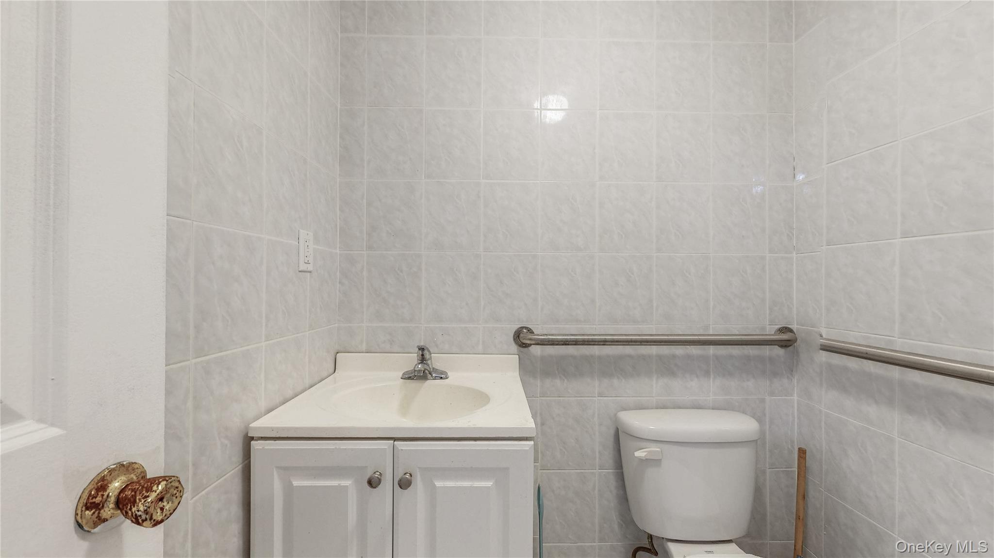 Single Family 14th  Queens, NY 11357, MLS-929467-29