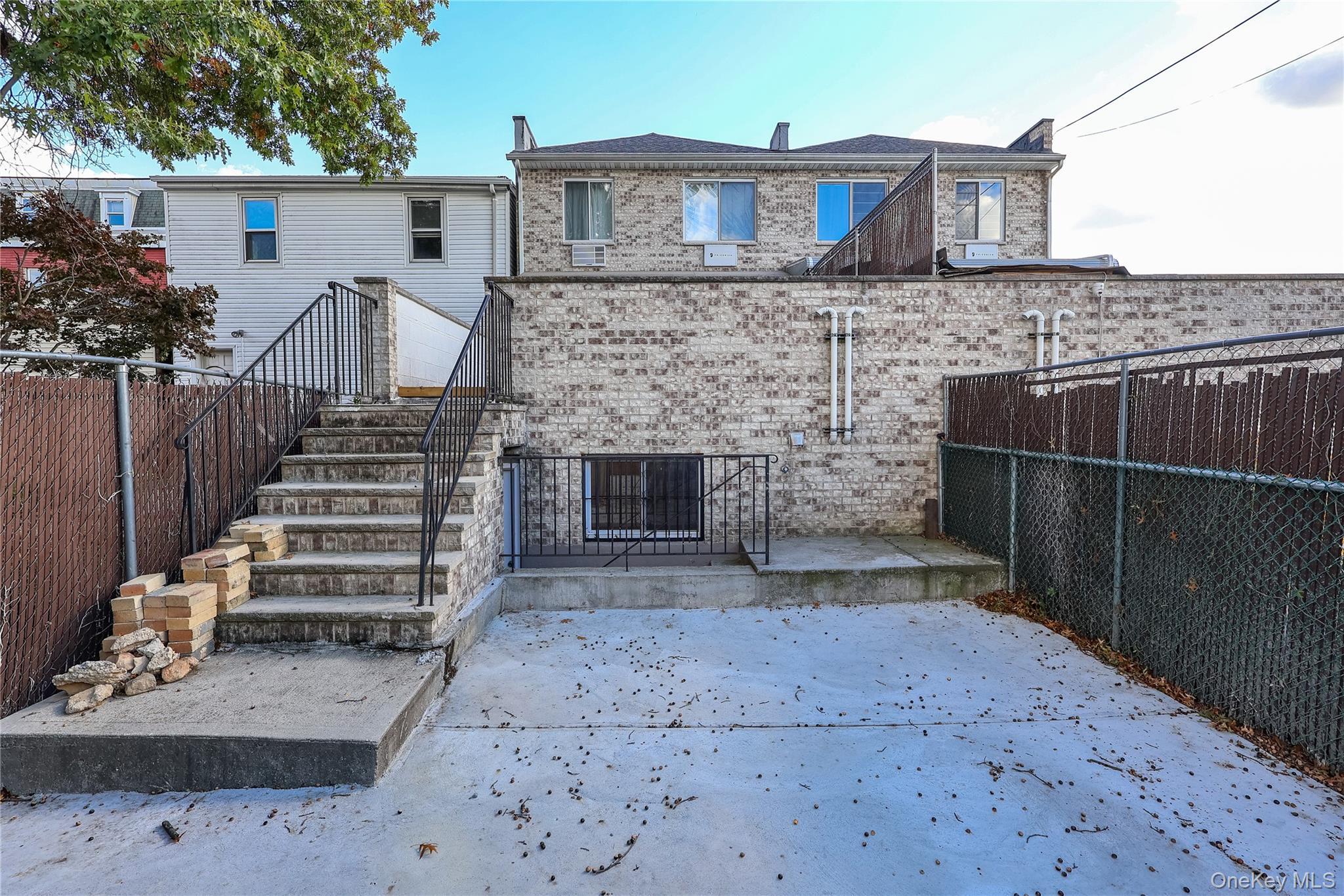 Single Family 14th  Queens, NY 11357, MLS-929467-32