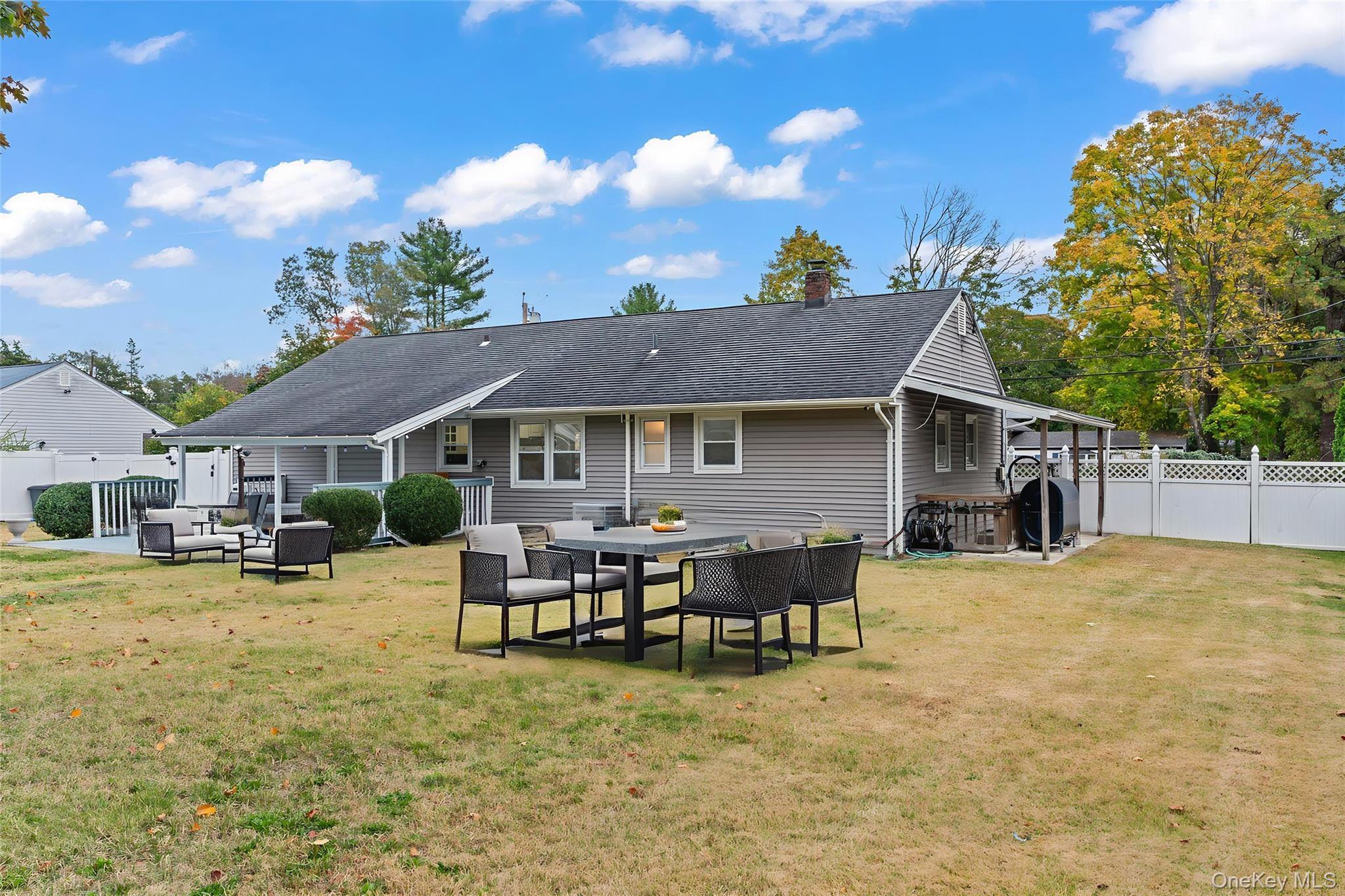 Single Family Franklin  Suffolk County, NY 11717, MLS-929476-32