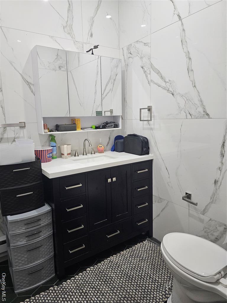 Single Family Morris Nassau County, NY 11096, MLS-929505-7