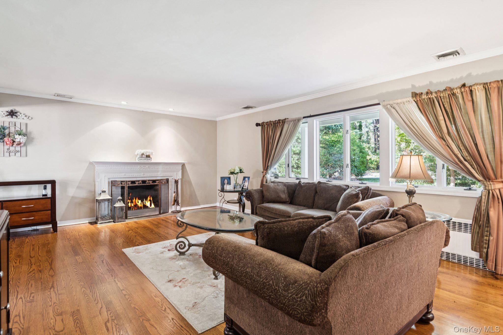 Single Family Colonial  Suffolk County, NY 11743, MLS-929511-4