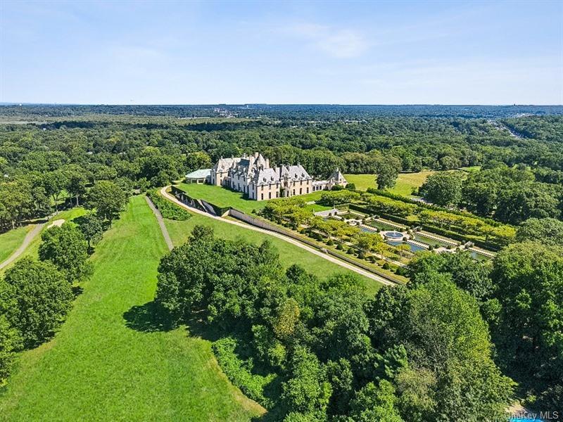 Single Family Colonial  Suffolk County, NY 11743, MLS-929511-42