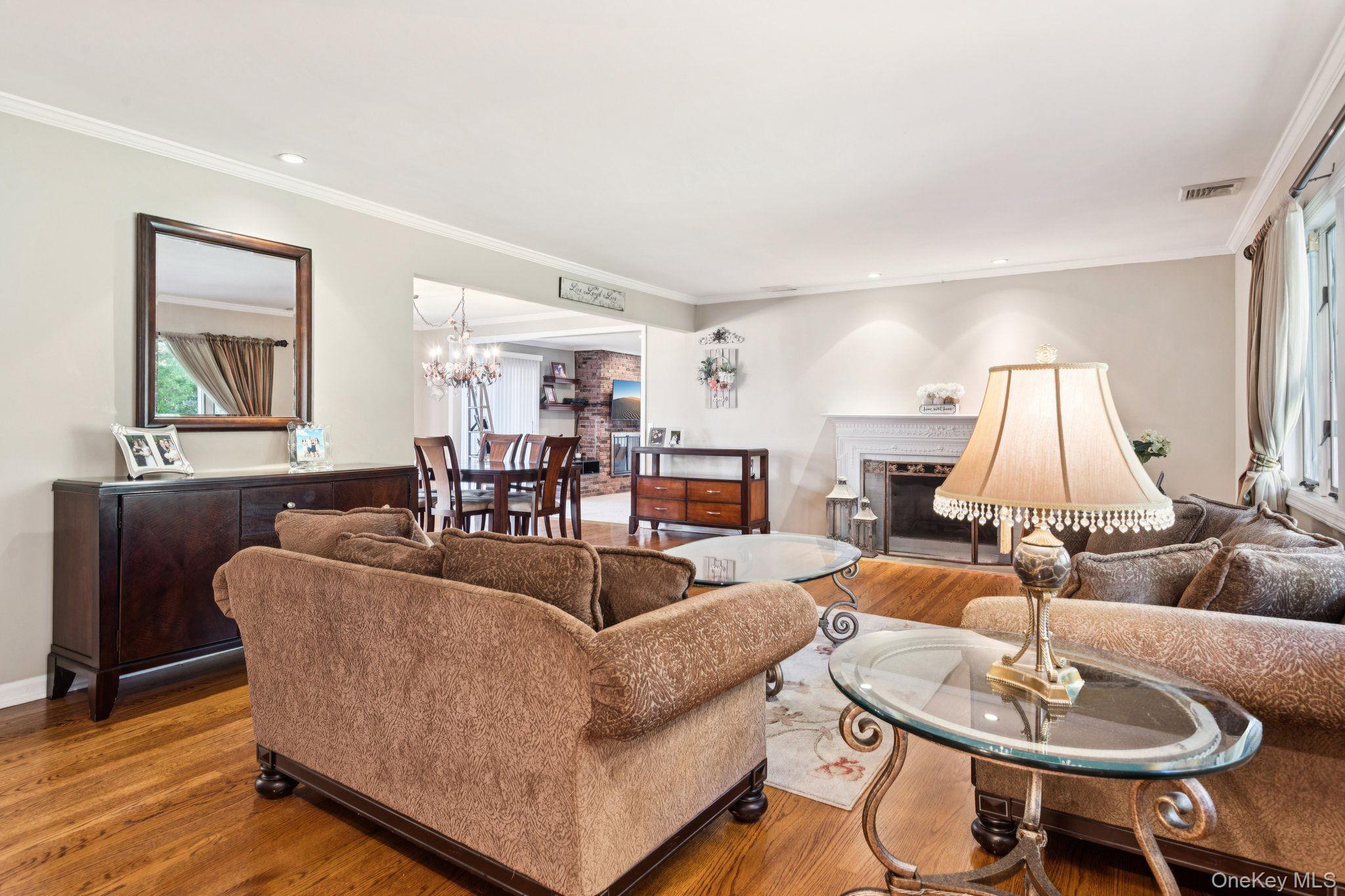 Single Family Colonial  Suffolk County, NY 11743, MLS-929511-7